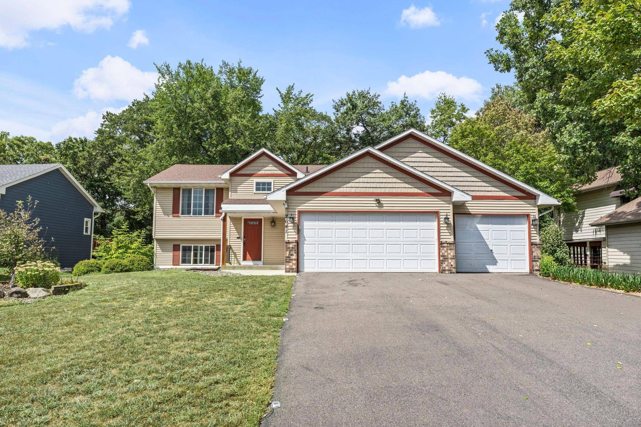 2641 Oak Ridge DR, Monticello, MN 55362