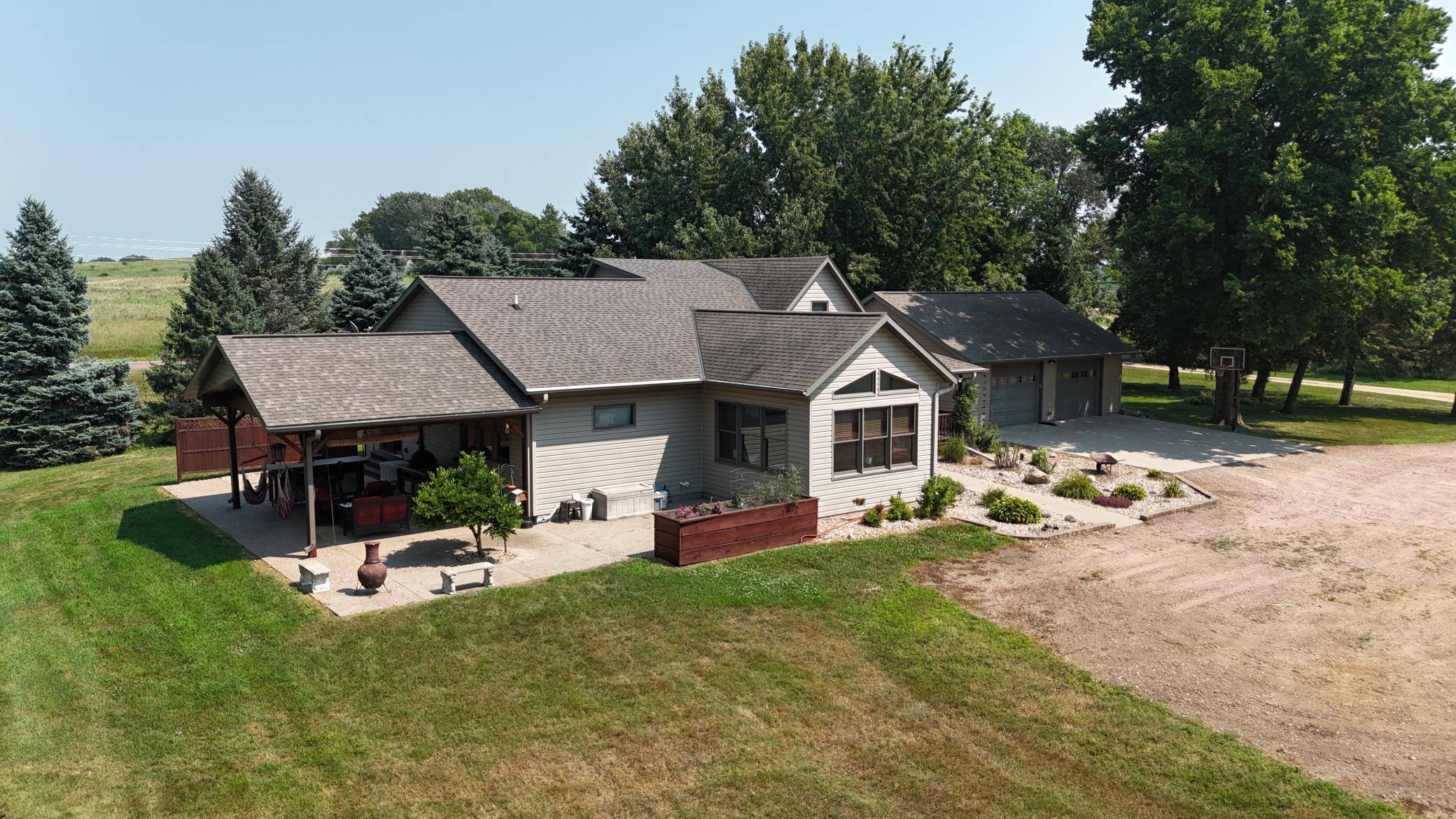 93529 500th AVE, Windom, MN 56101