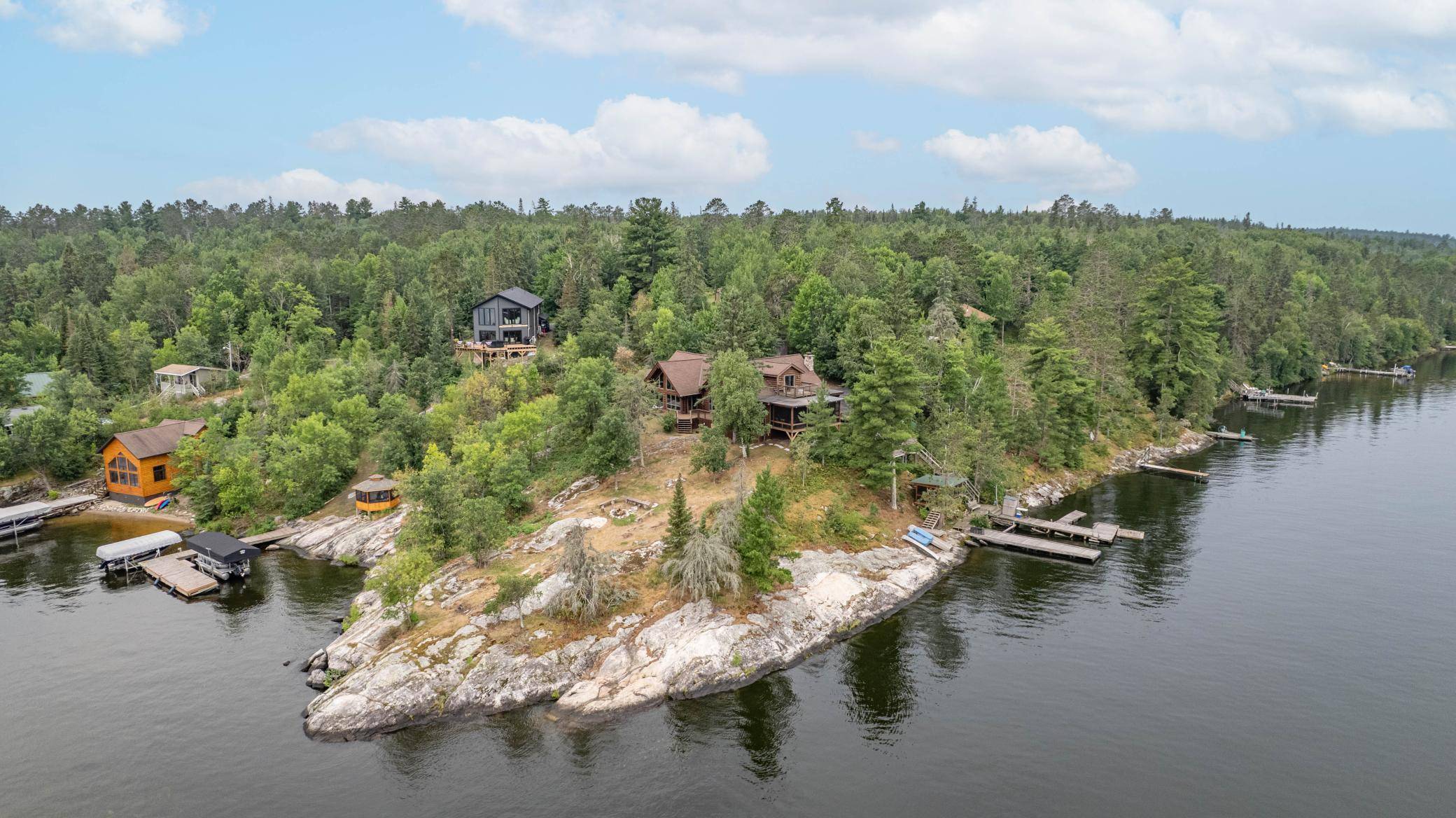 10001 Tomahawk TRL, Kabetogama, MN 56669