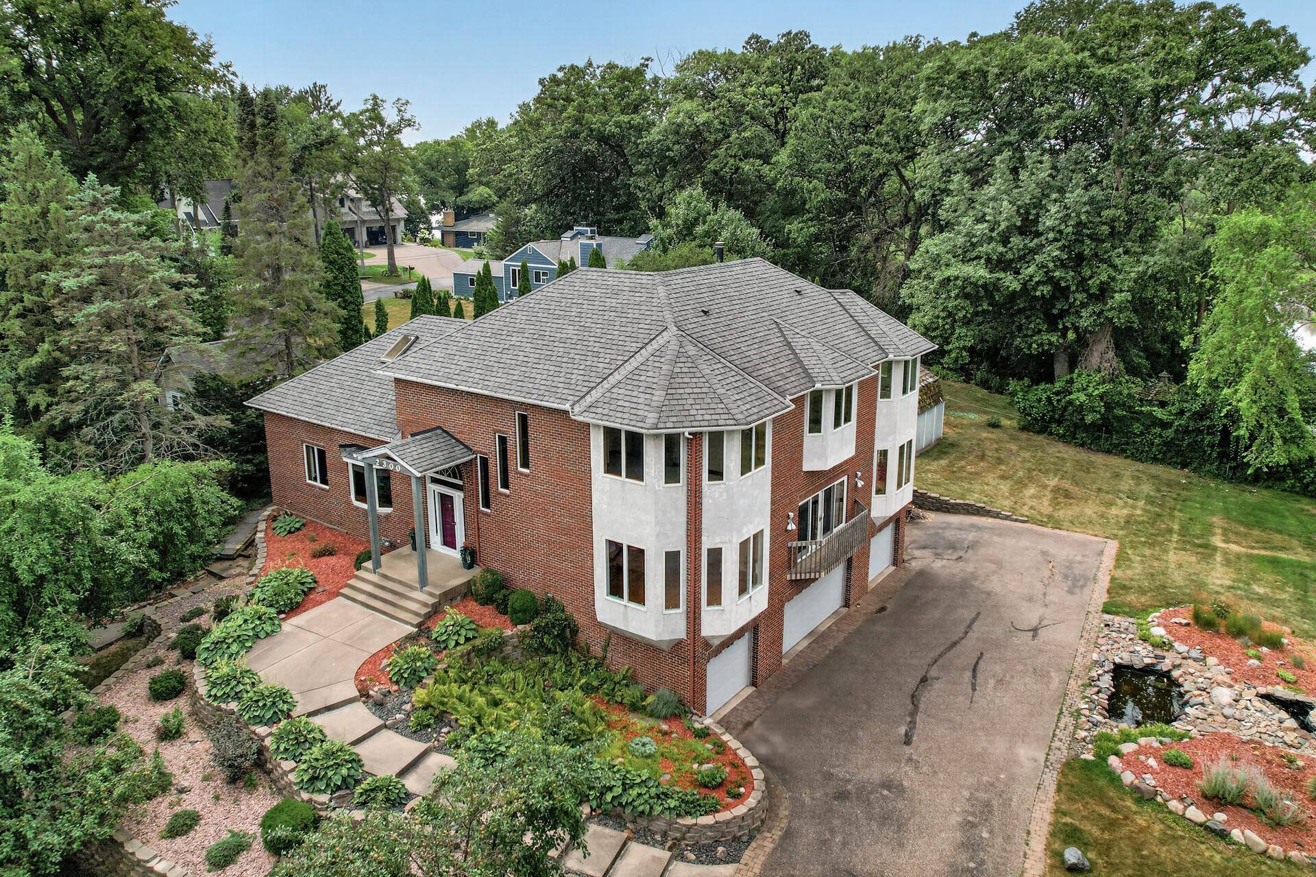 2300 Bantas Point RD, Wayzata, MN 55391