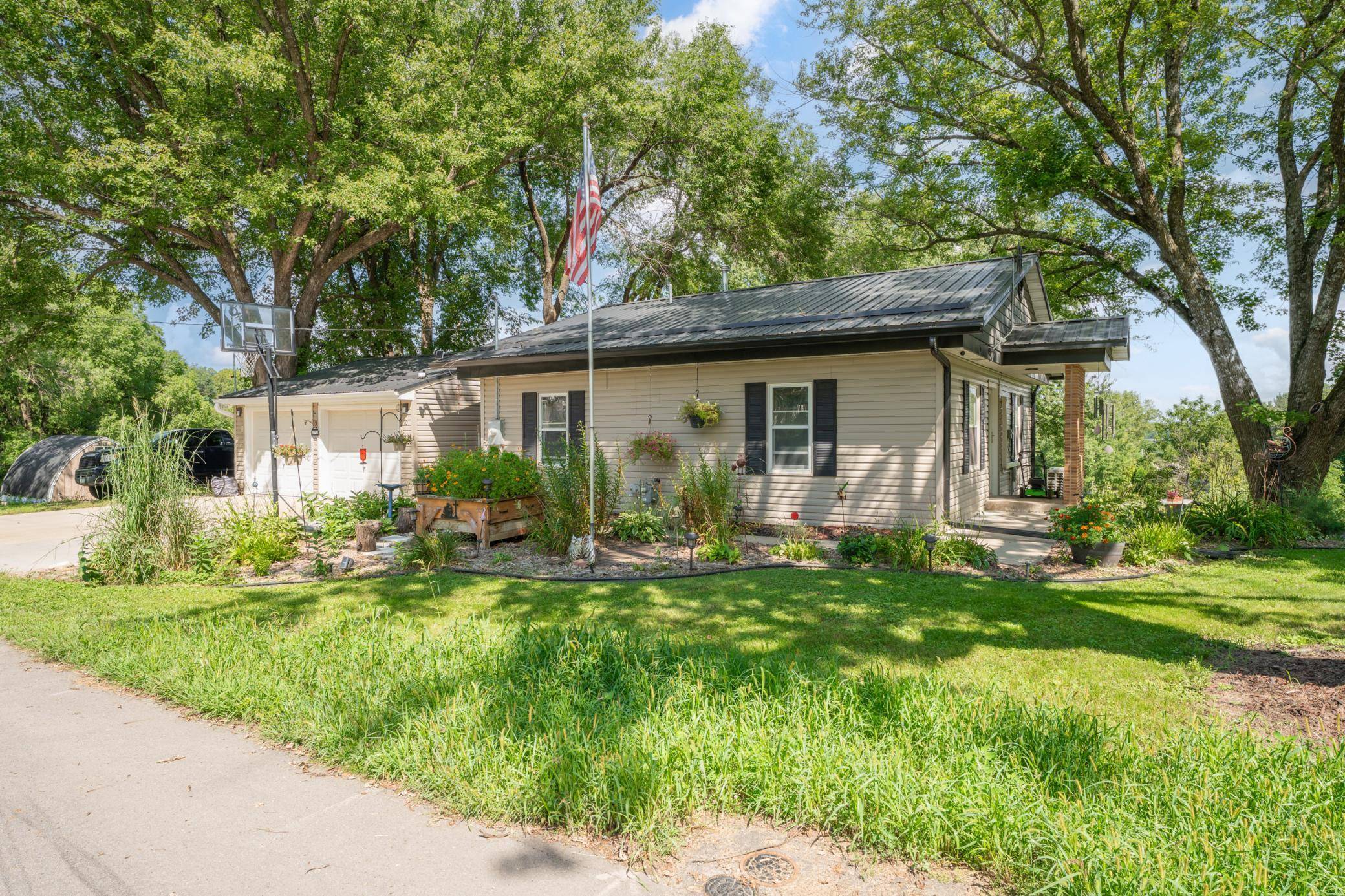 10 9th AVE NW, Oronoco, MN 55960