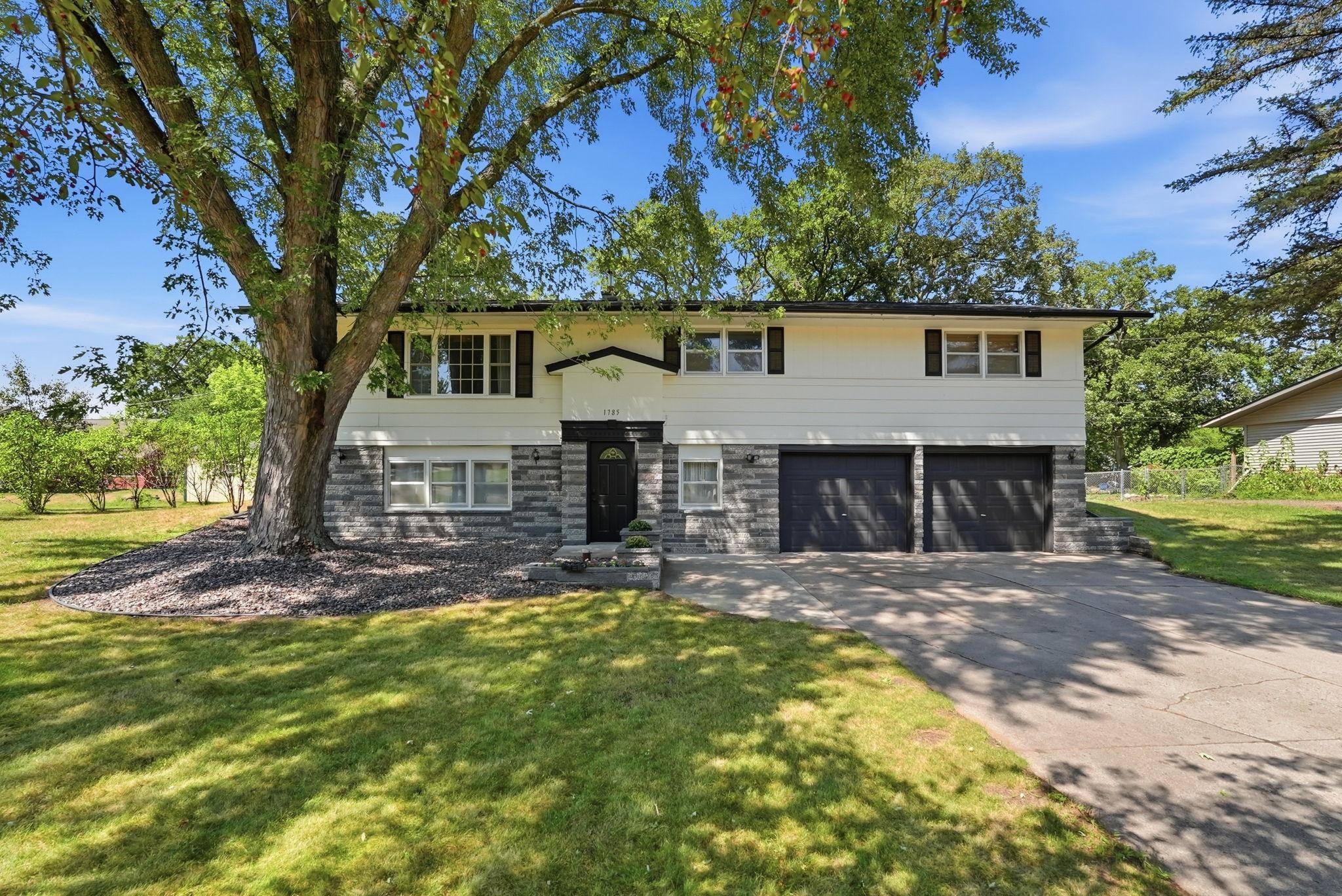 1785 Oak RD, Saint Cloud, MN 56303