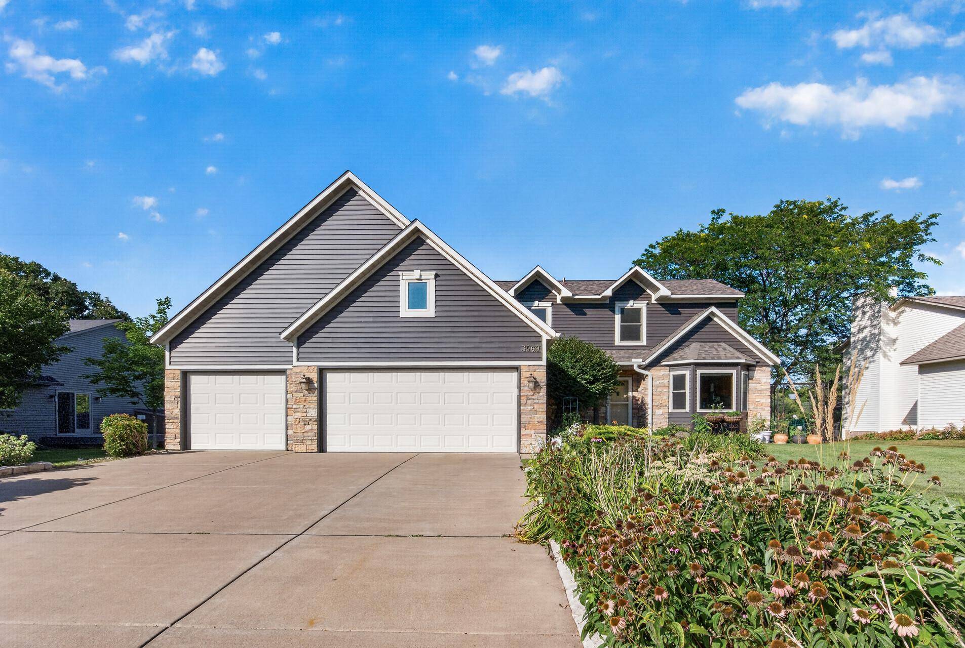 3569 Gershwin Avenue N, Oakdale, MN 55128