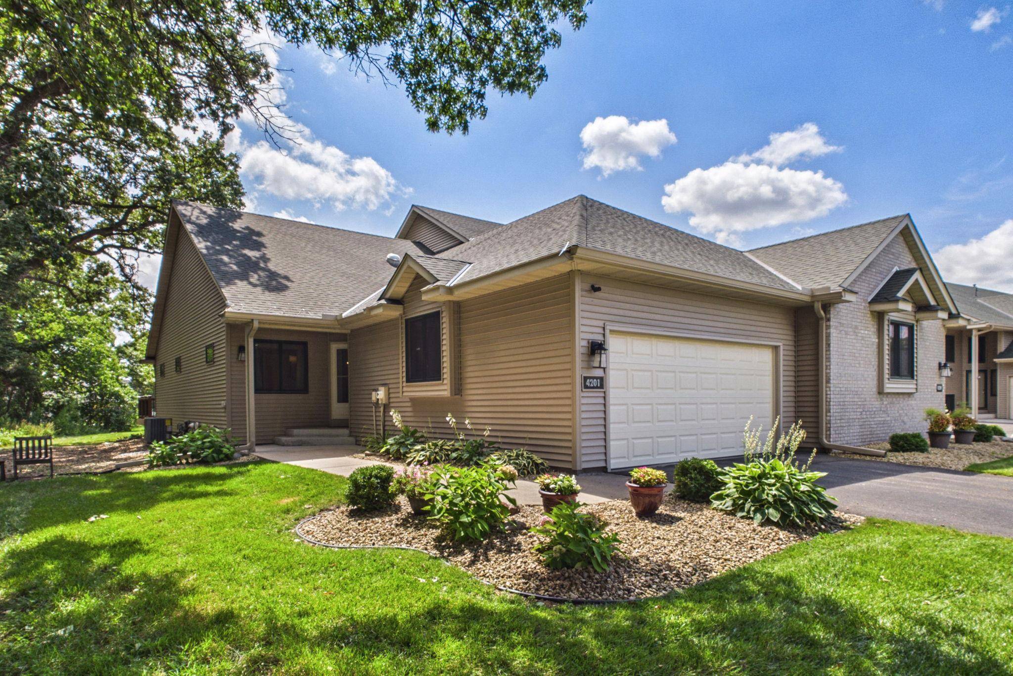 4201 93rd AVE N, Brooklyn Park, MN 55443