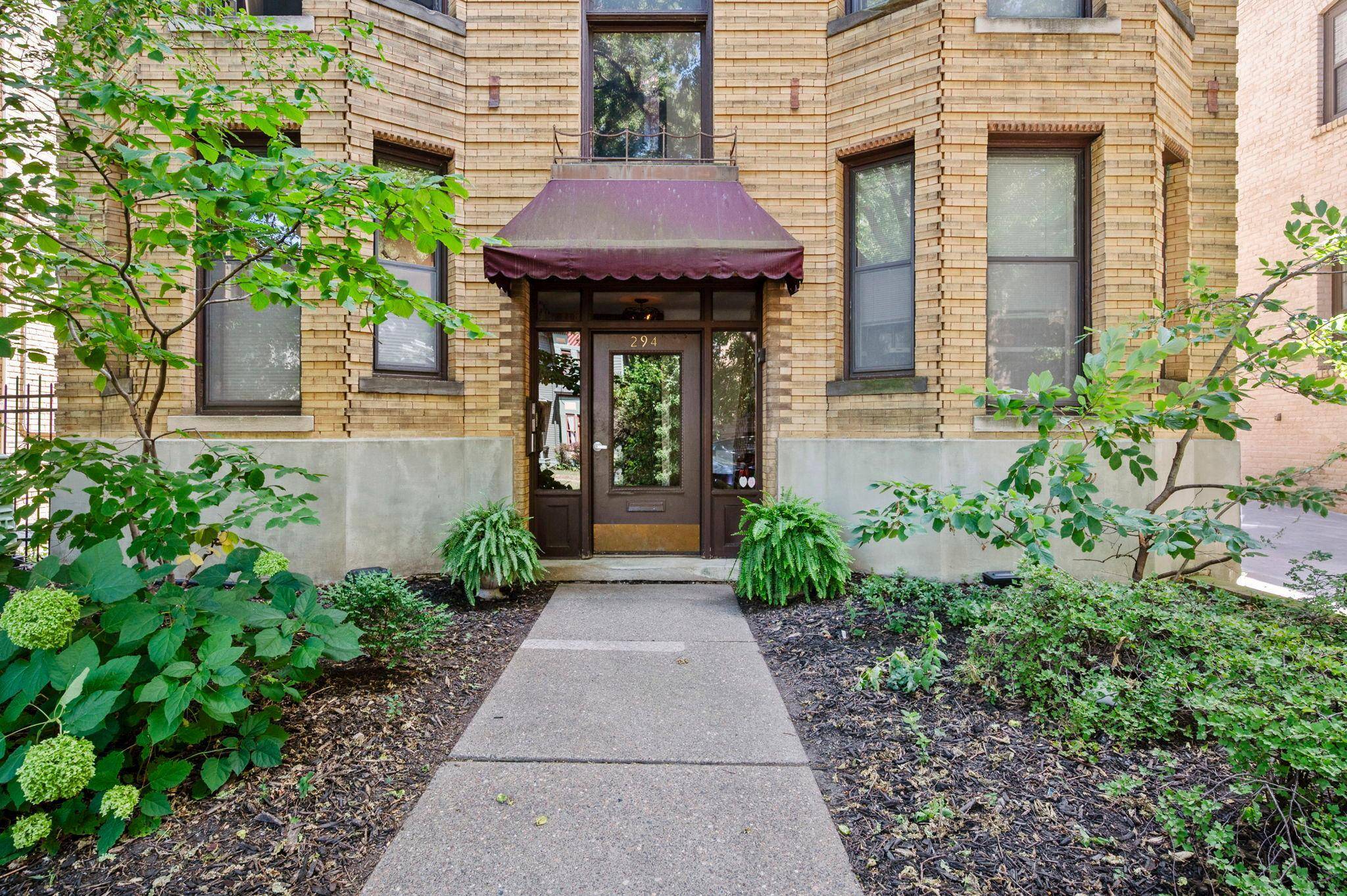 294 Dayton AVE #1E, Saint Paul, MN 55102