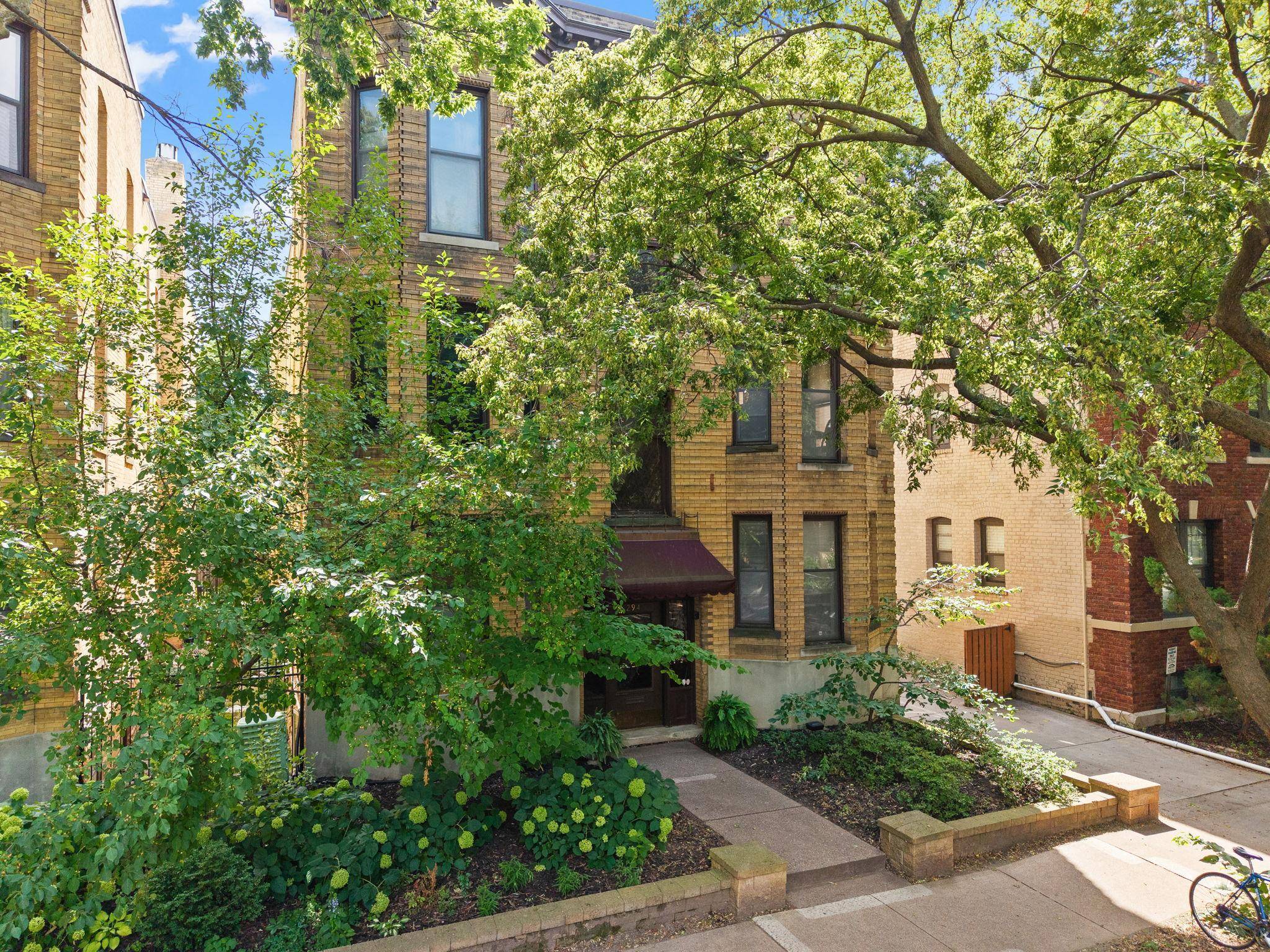294 Dayton AVE #1E, Saint Paul, MN 55102