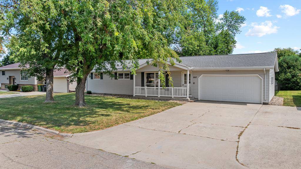 807 Hackberry DR, Marshall, MN 56258