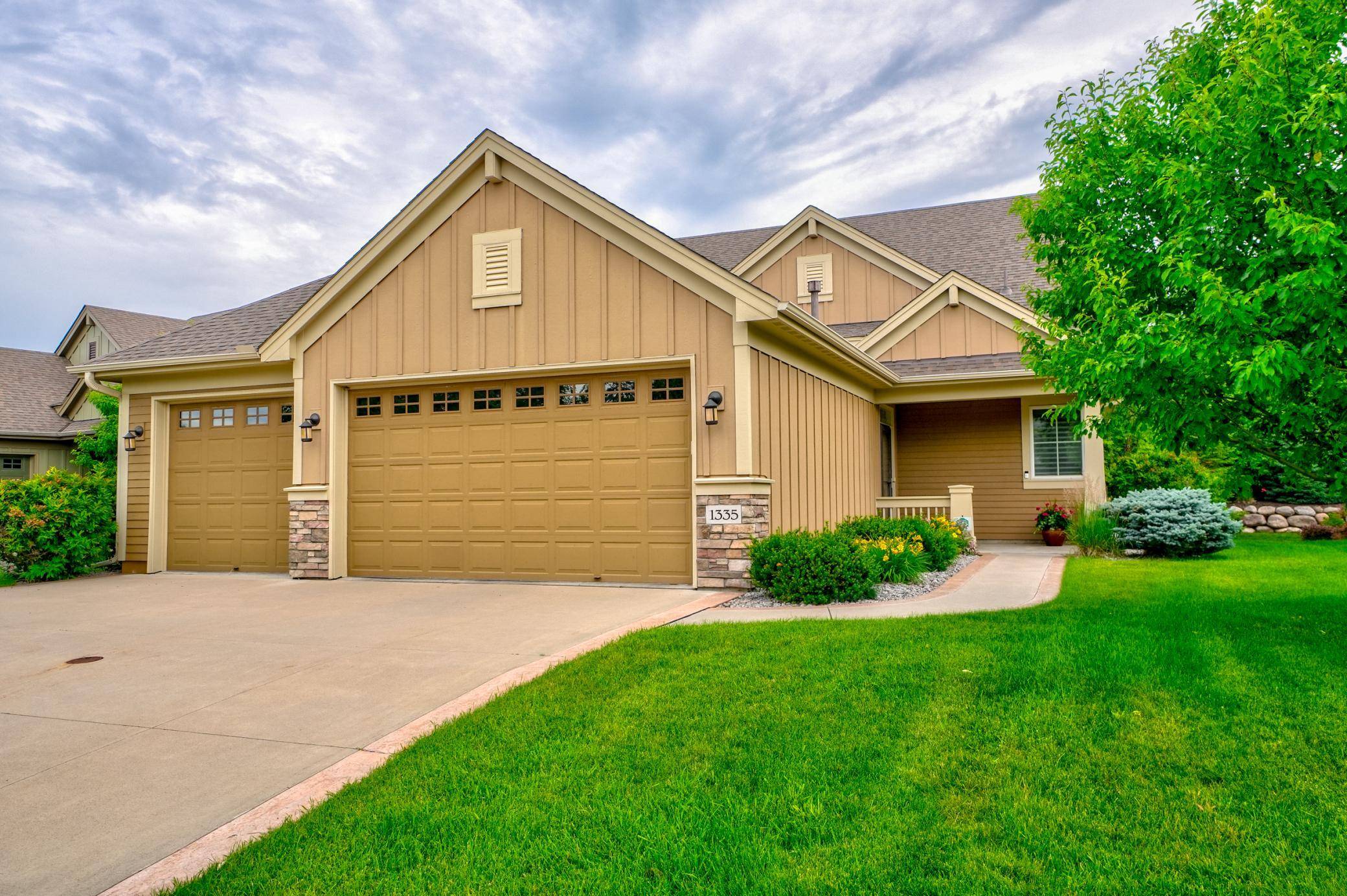 1335 Palisade PATH, Woodbury, MN 55129