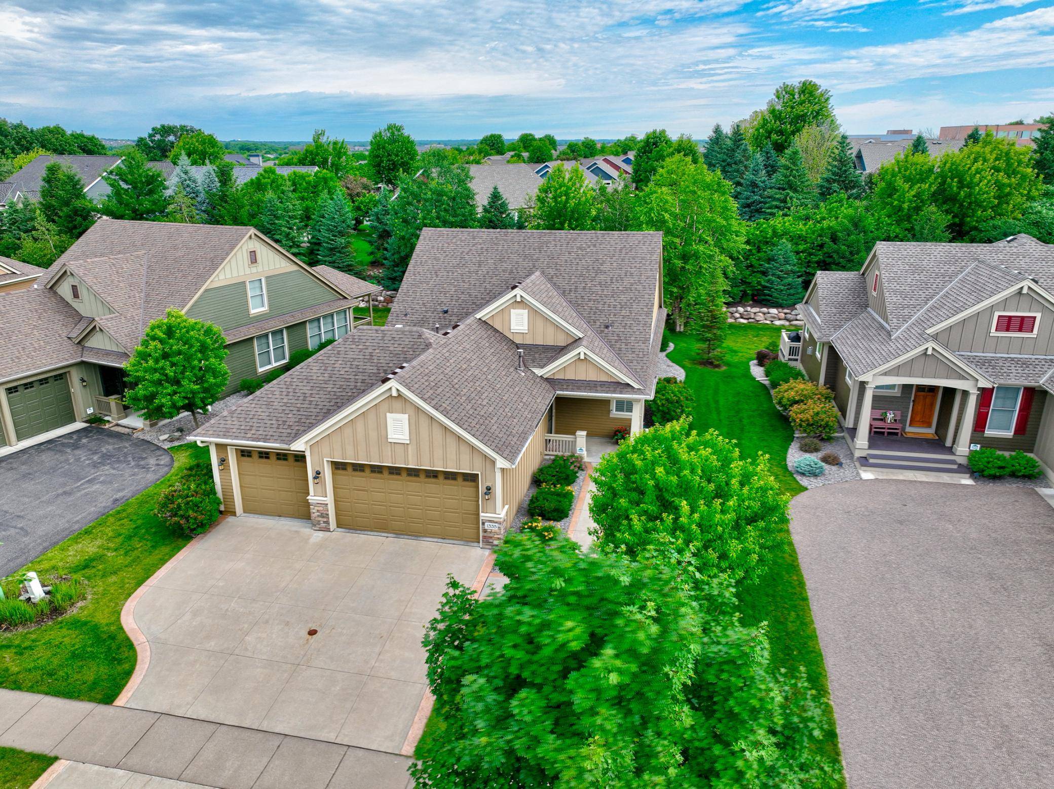 1335 Palisade PATH, Woodbury, MN 55129