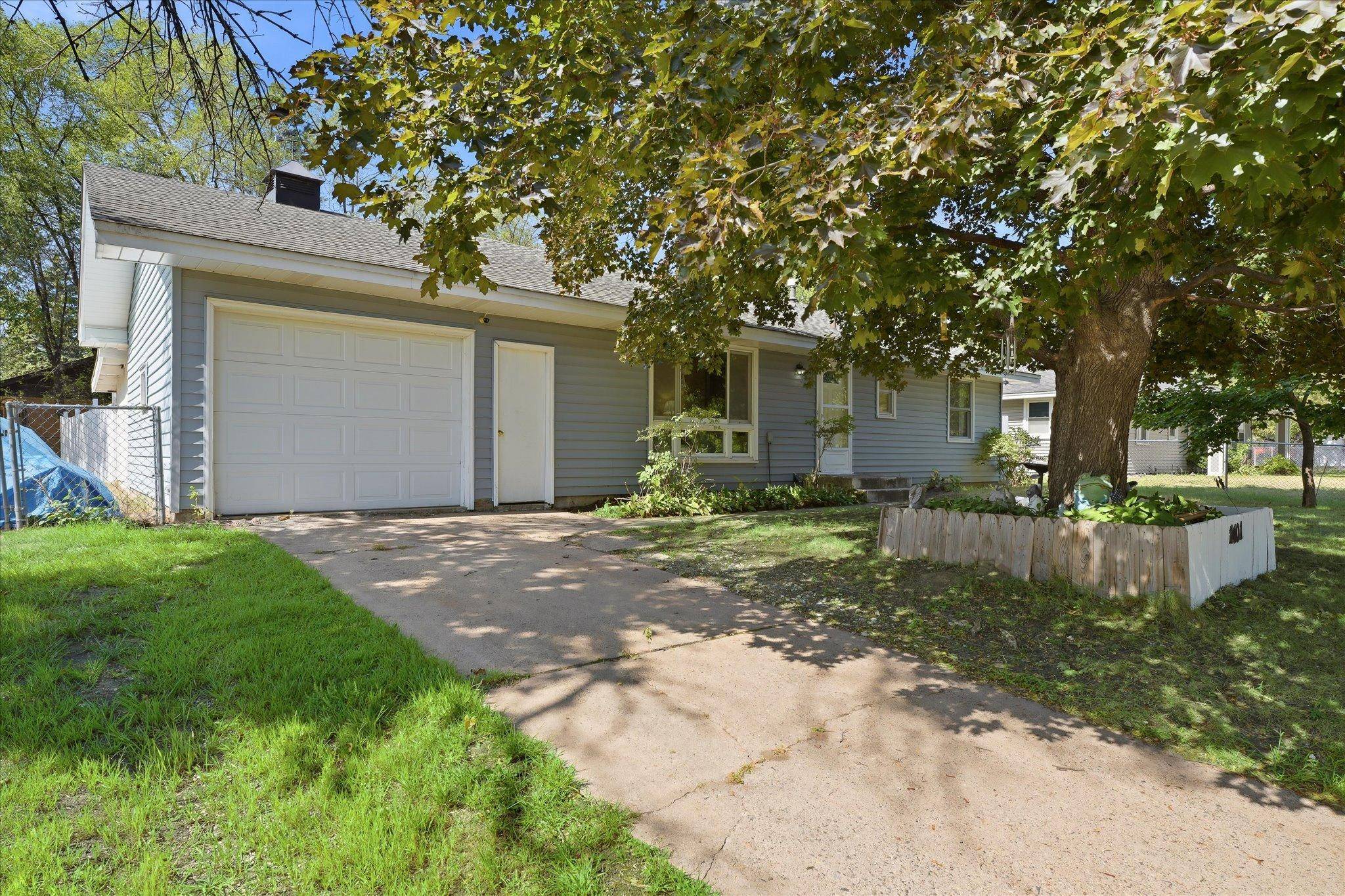11401 Swallow CIR NW, Coon Rapids, MN 55433