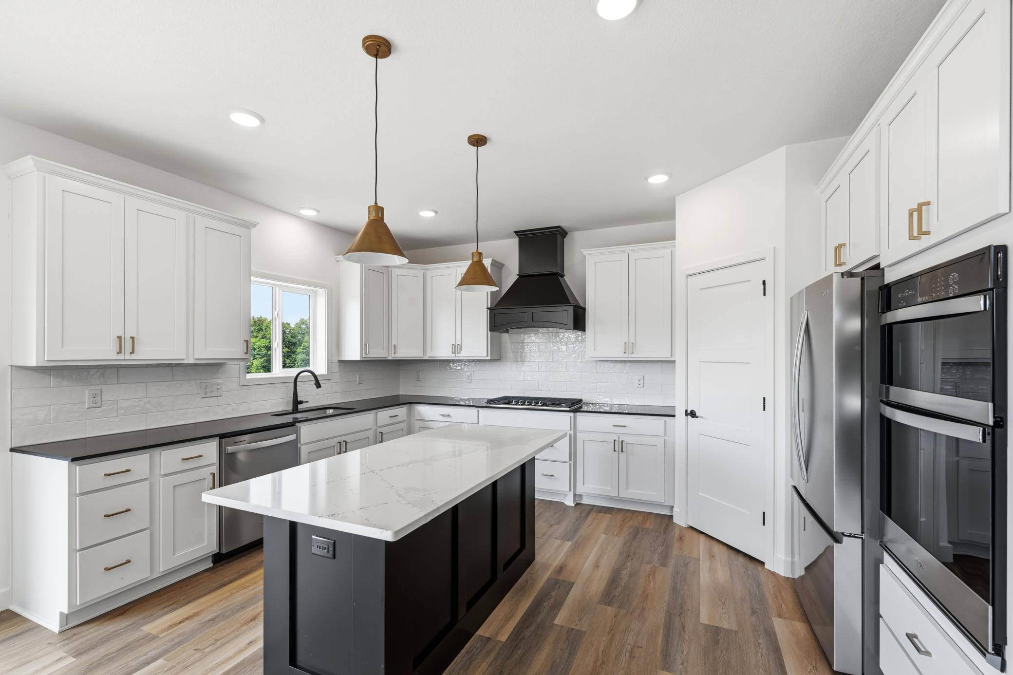 819 Walnut Grove LN, Hanover, MN 55341
