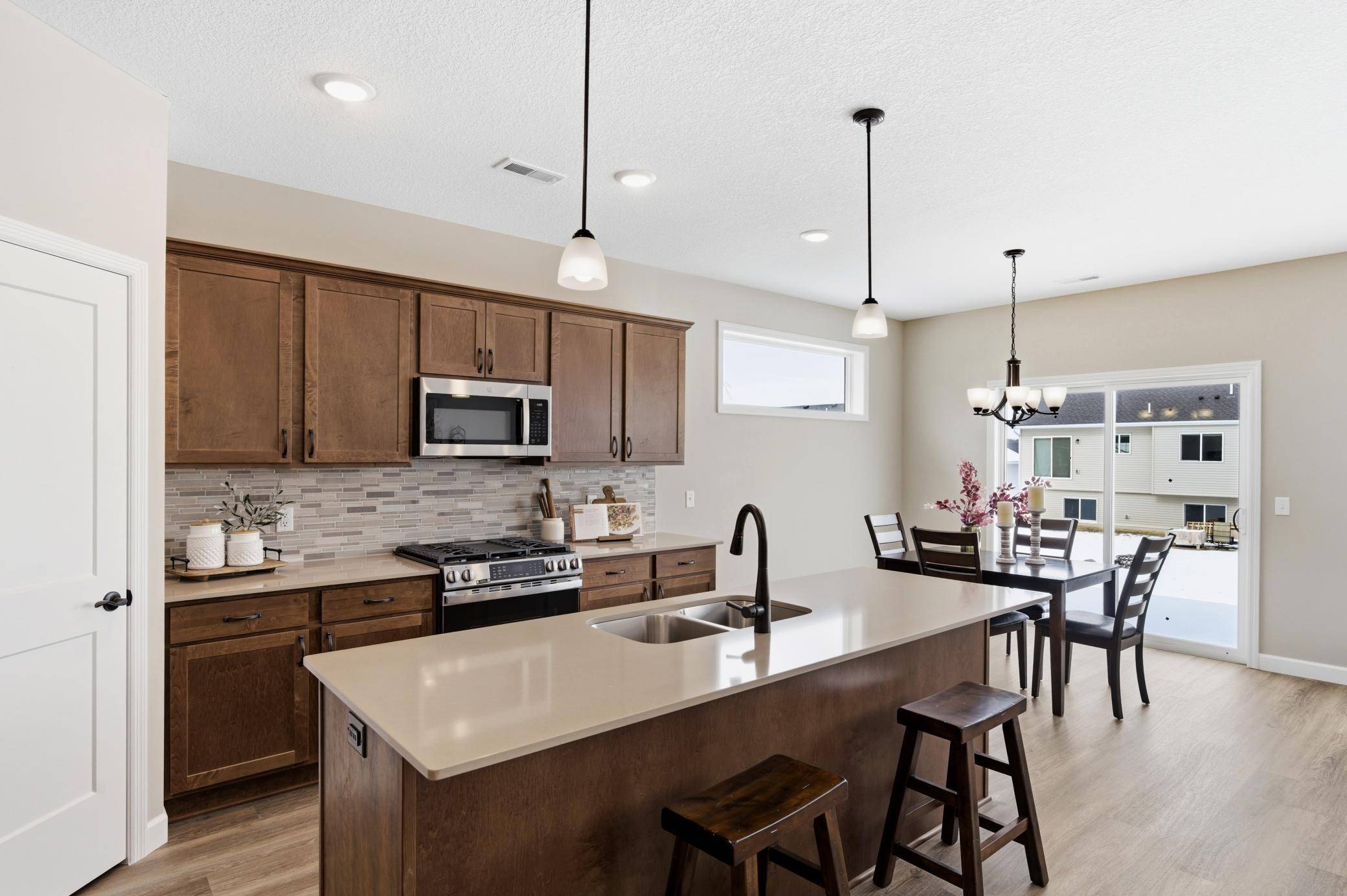 284 Emmy LN, Hanover, MN 55341