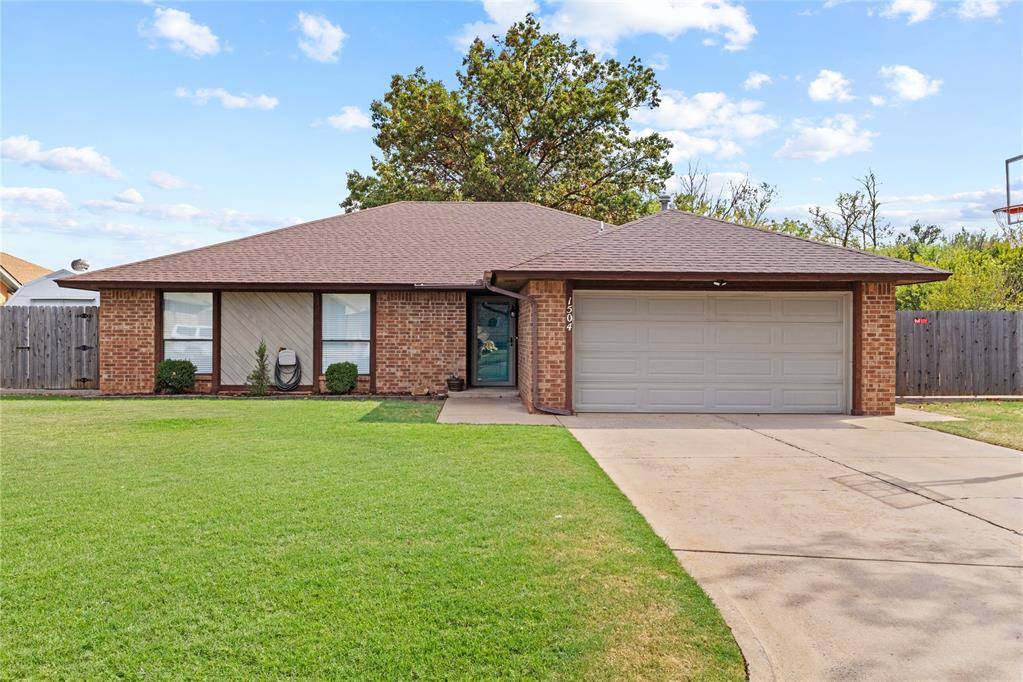 1504 Timbercreek DR, Weatherford, OK 73096