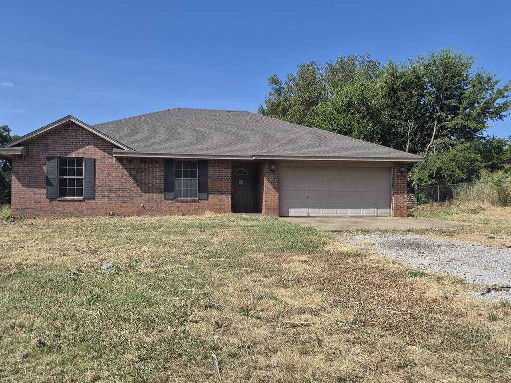 206 W 1st ST, Wanette, OK 74878