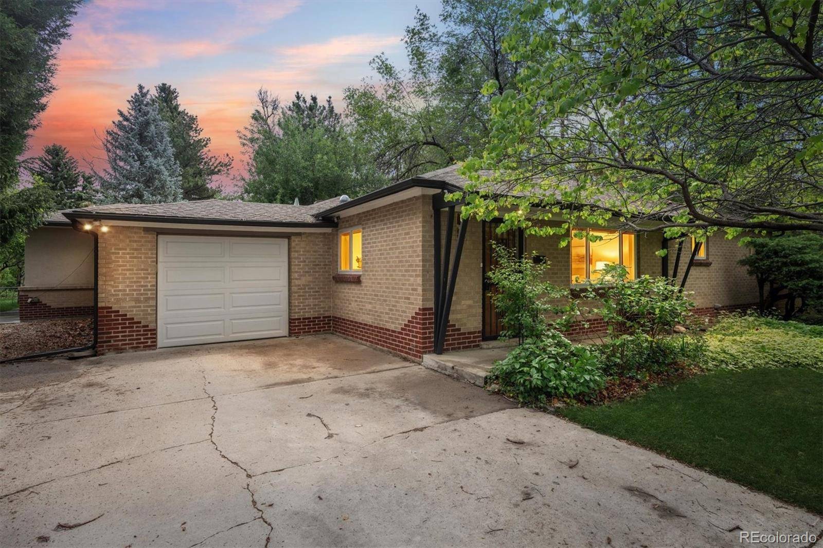 1606 Glen Bar DR, Lakewood, CO 80215