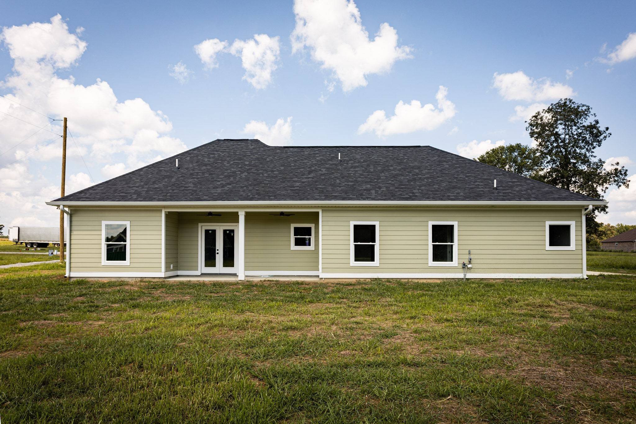 1147 Spry Rd, Bradyville, TN 37026