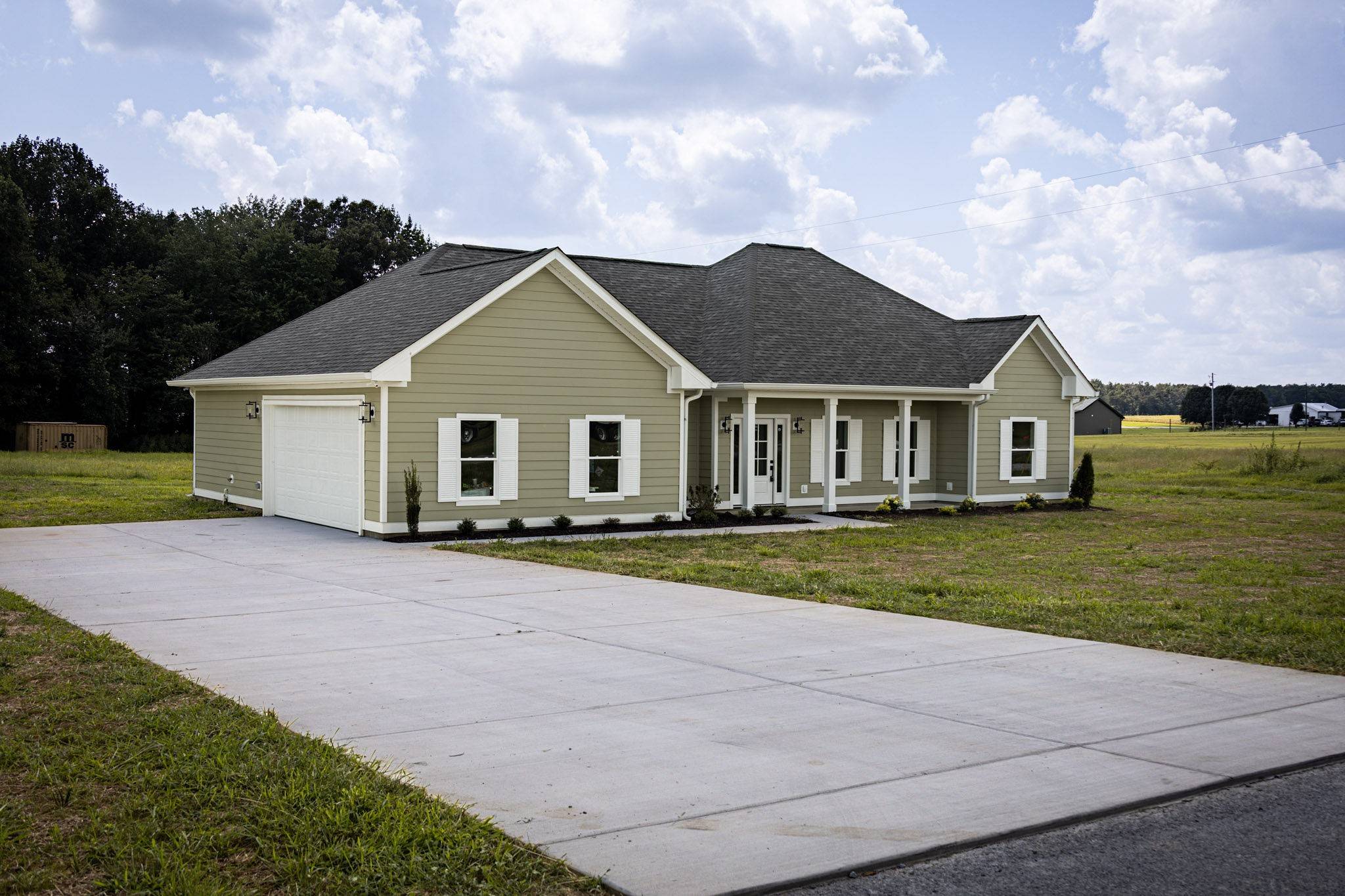 1147 Spry Rd, Bradyville, TN 37026