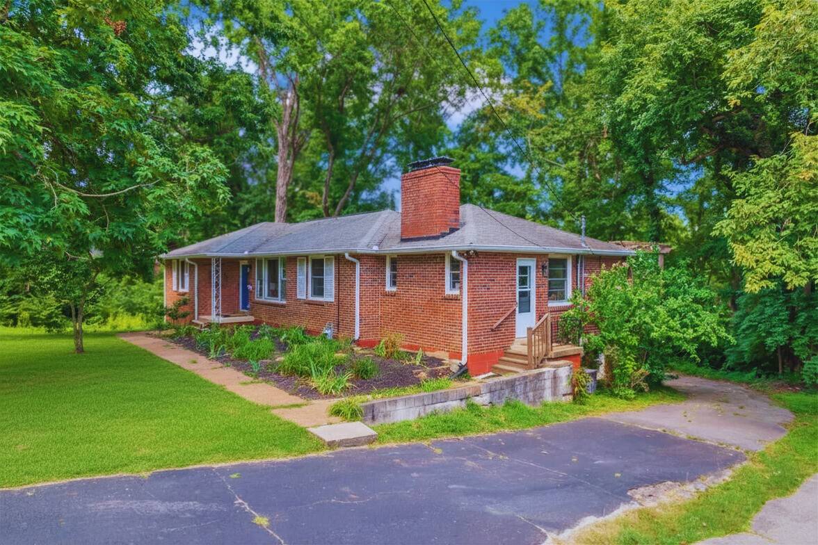 1008 Downey Dr, Nashville, TN 37205