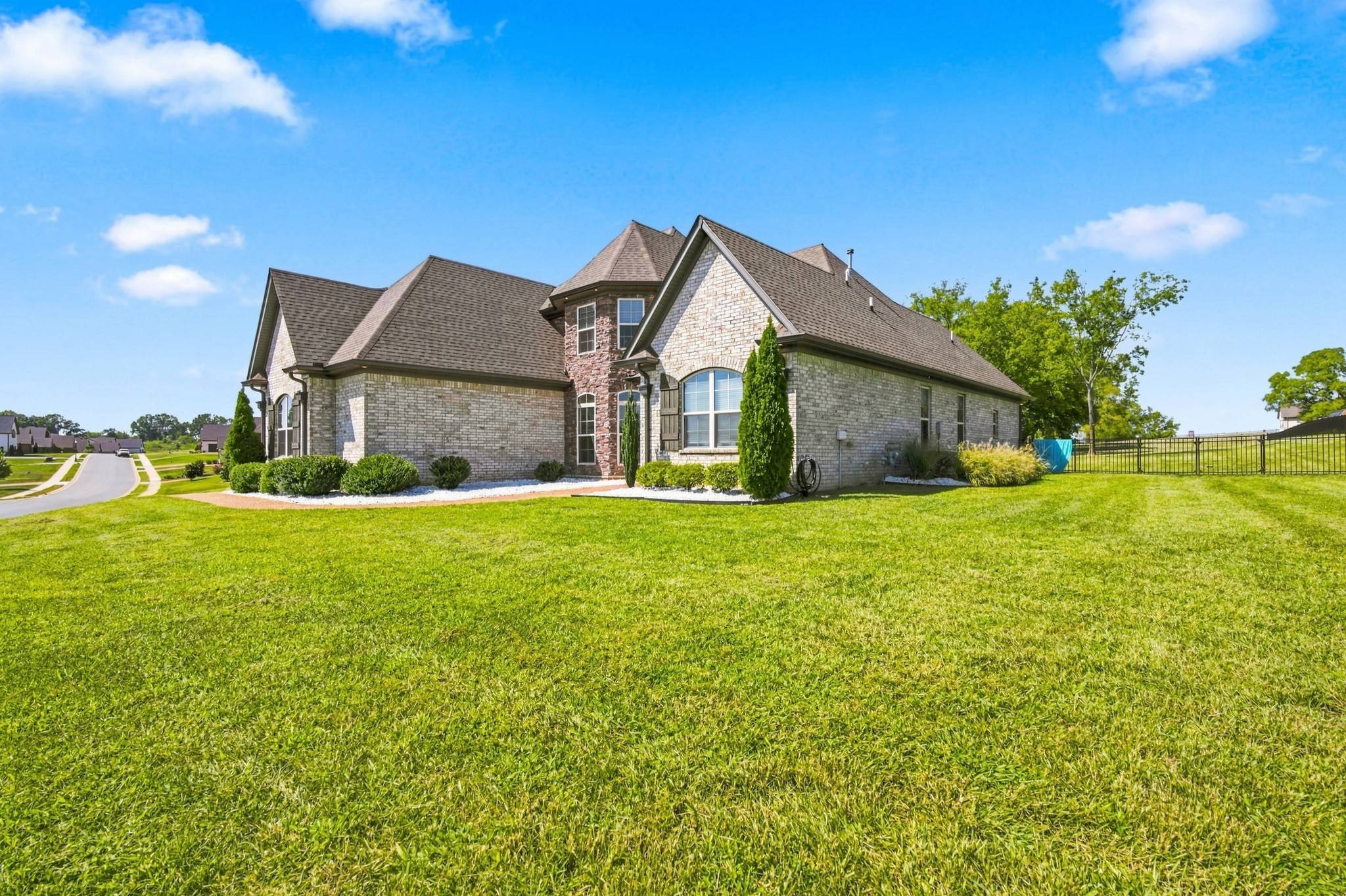 94 Mulberry Grv, Gallatin, TN 37066