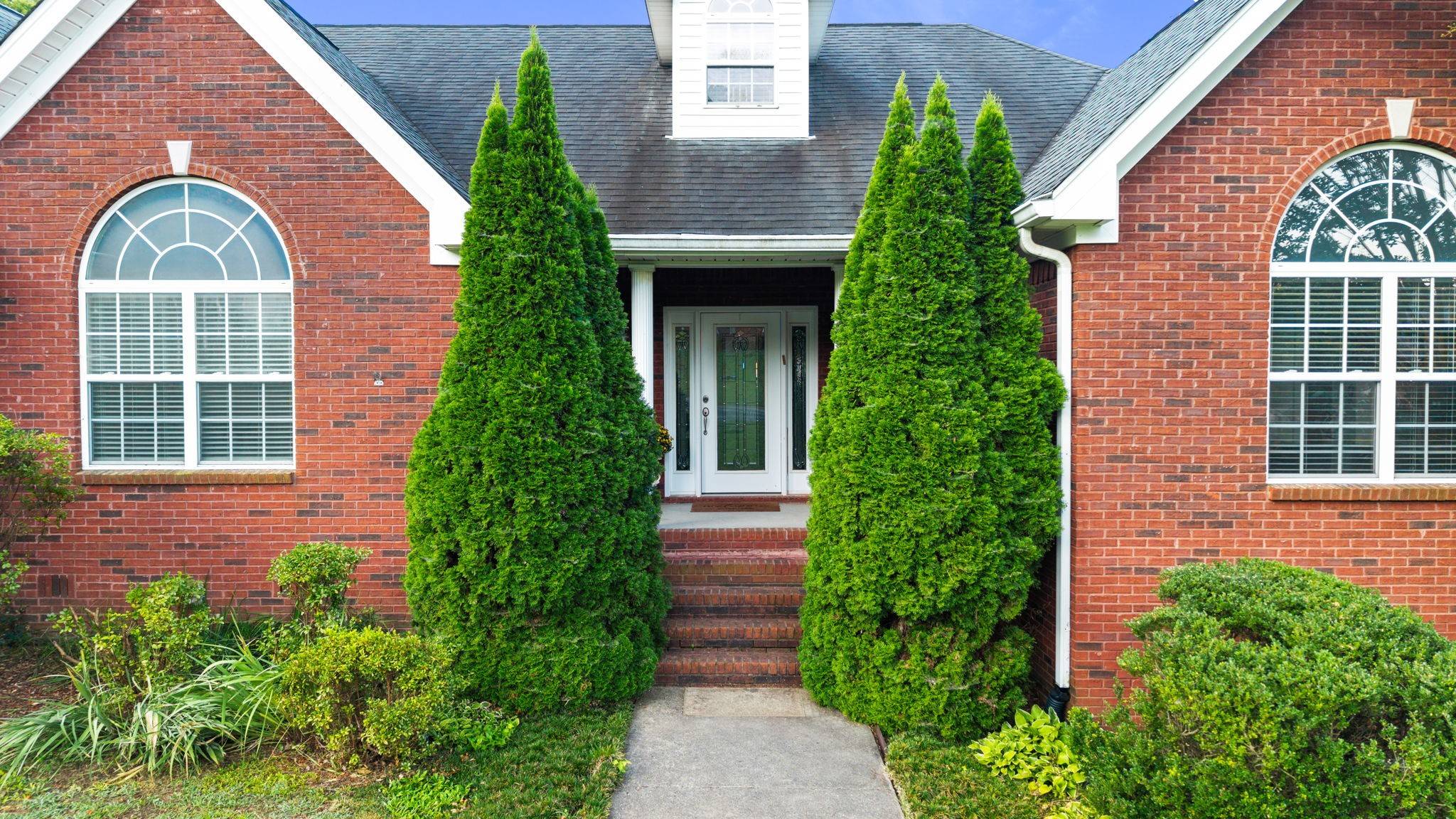 9120 Greystone Valley Dr, Ooltewah, TN 37363