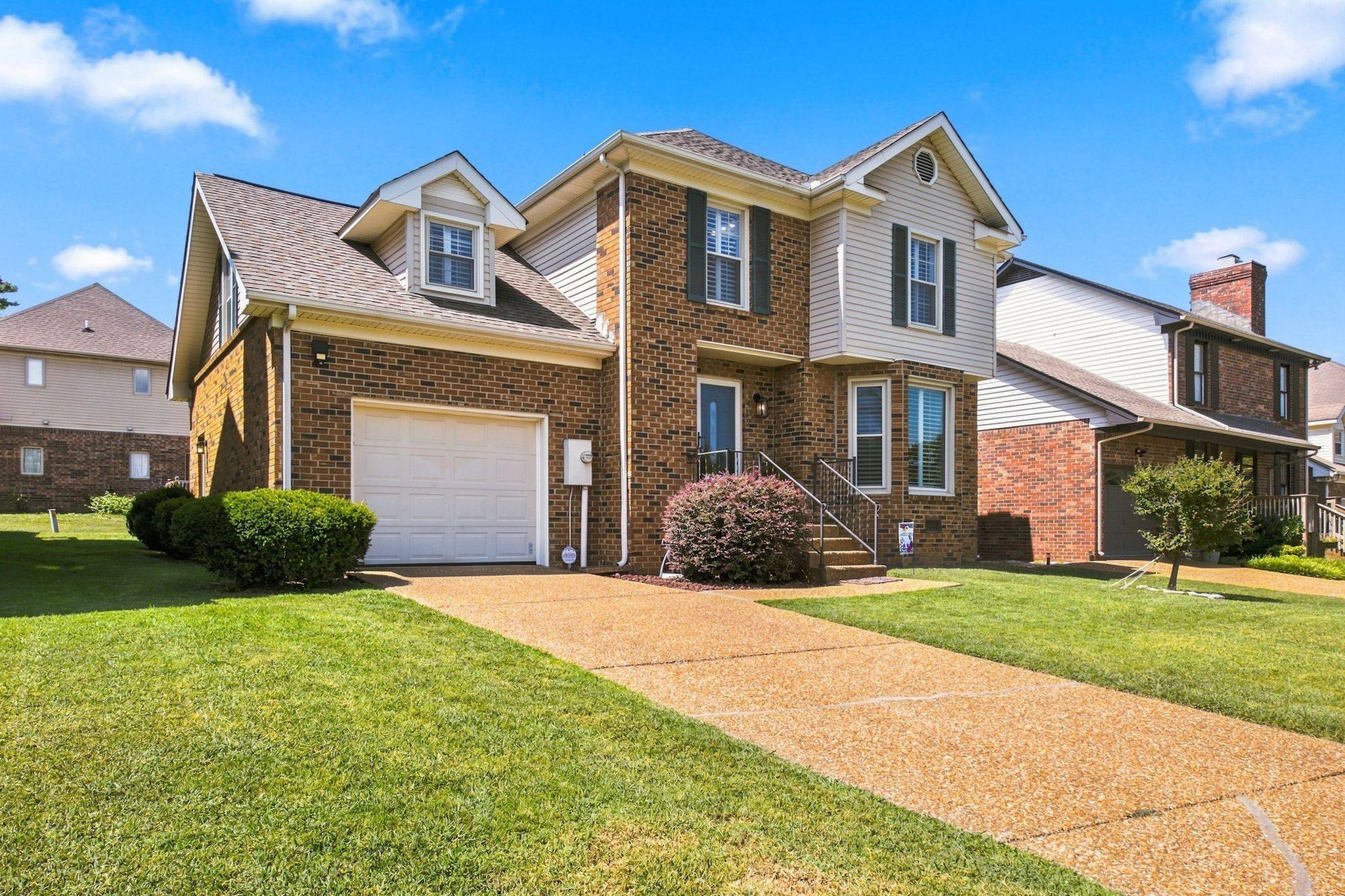 402 N Cameron Ct, Hermitage, TN 37076