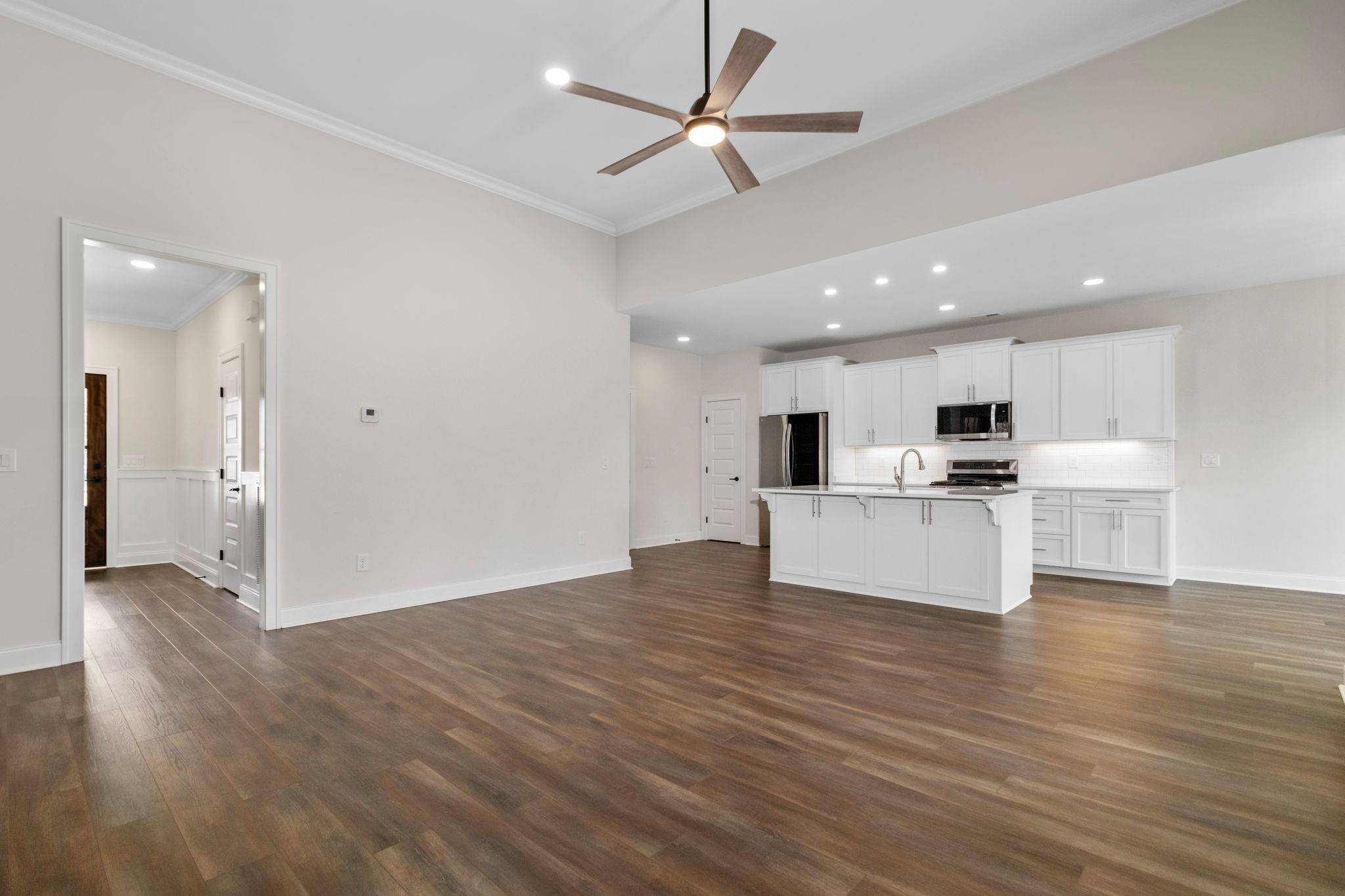 824 Brown Swiss Ct, Clarksville, TN 37043