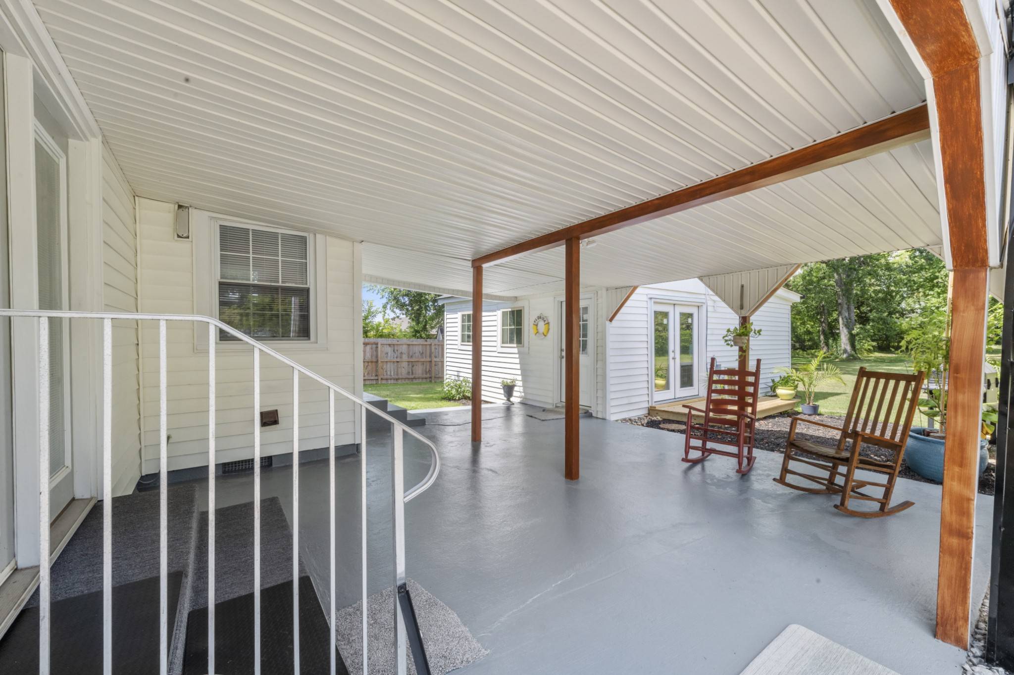 529 W Market St, Portland, TN 37148