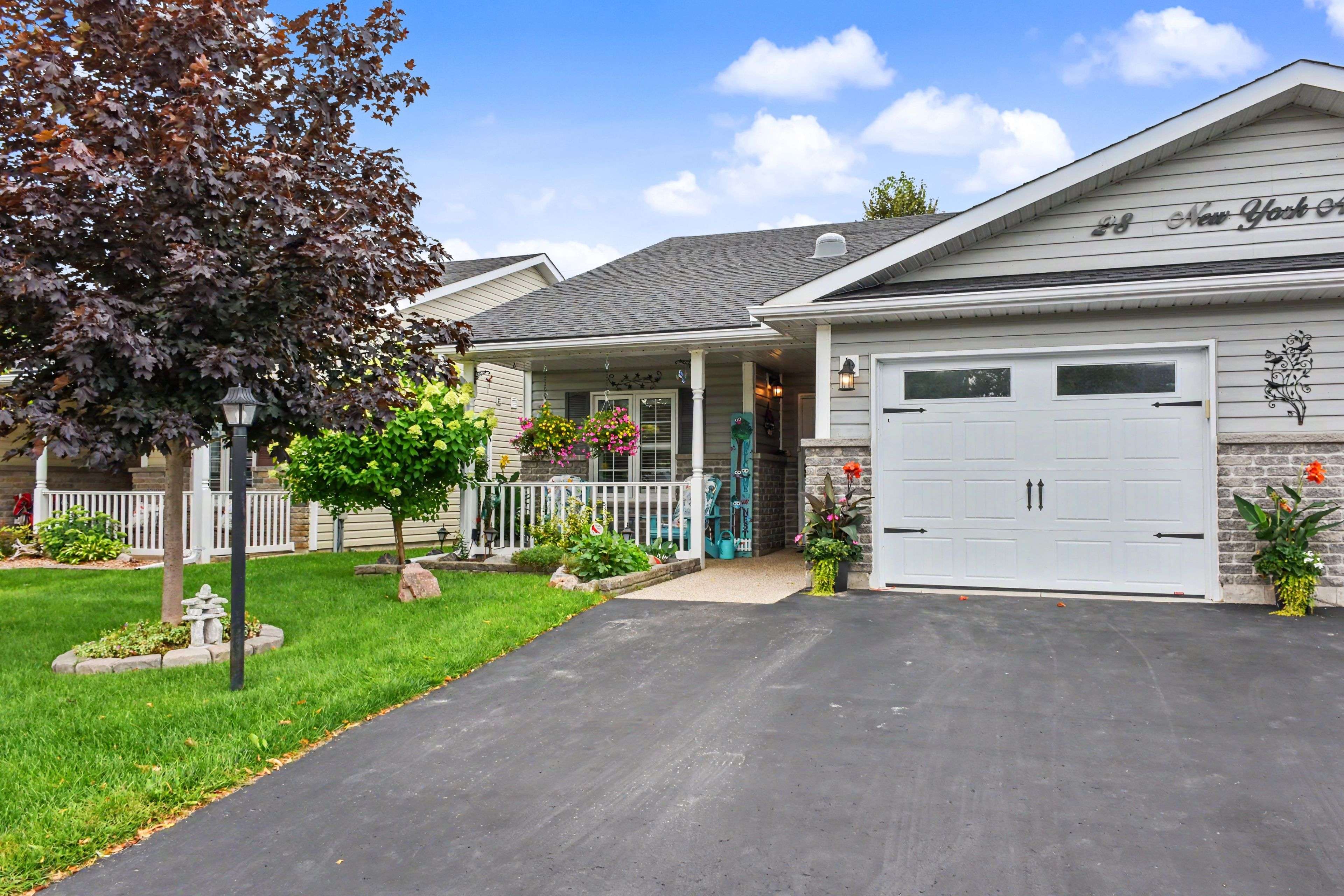 28 New York AVE, Wasaga Beach, ON L9Z 3A8