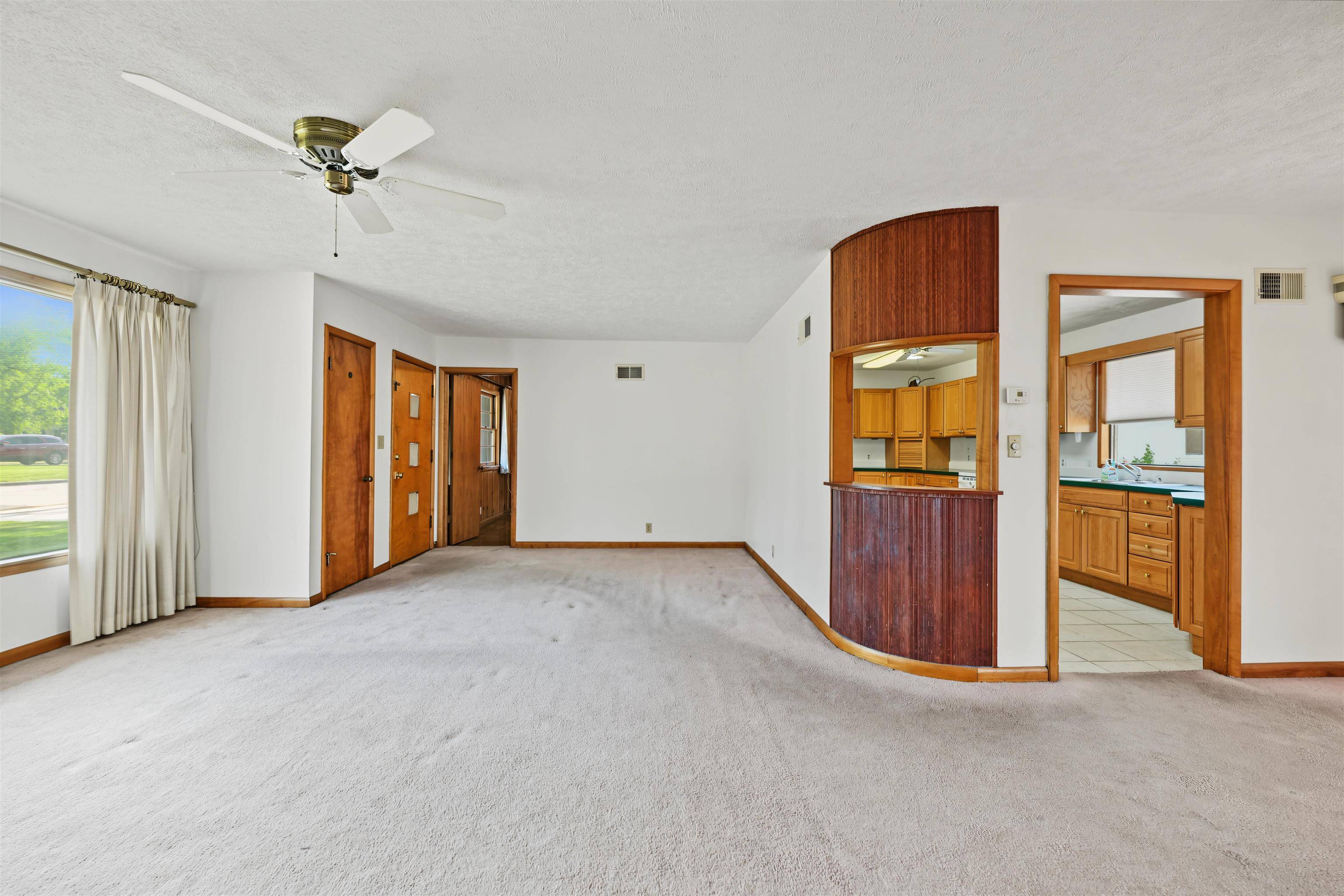 611 Morningside Dr., Salina, KS 67401