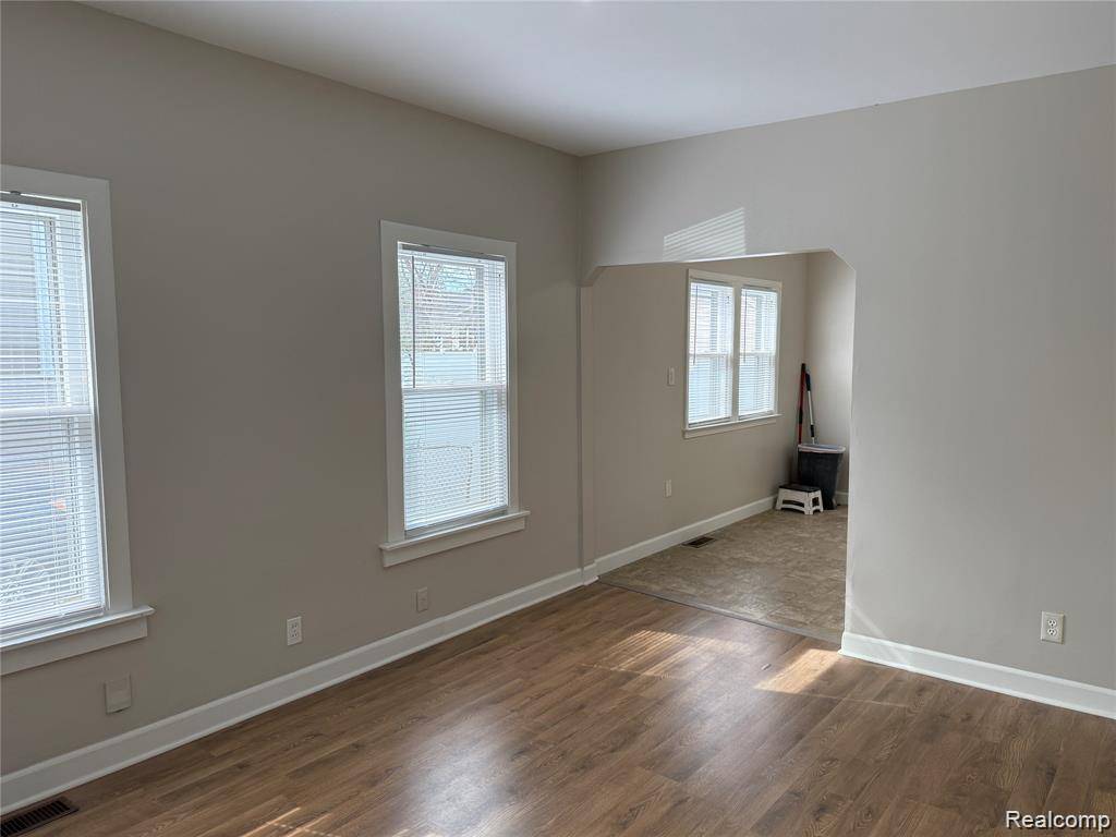 261 Academy ST, Ferndale, MI 48220