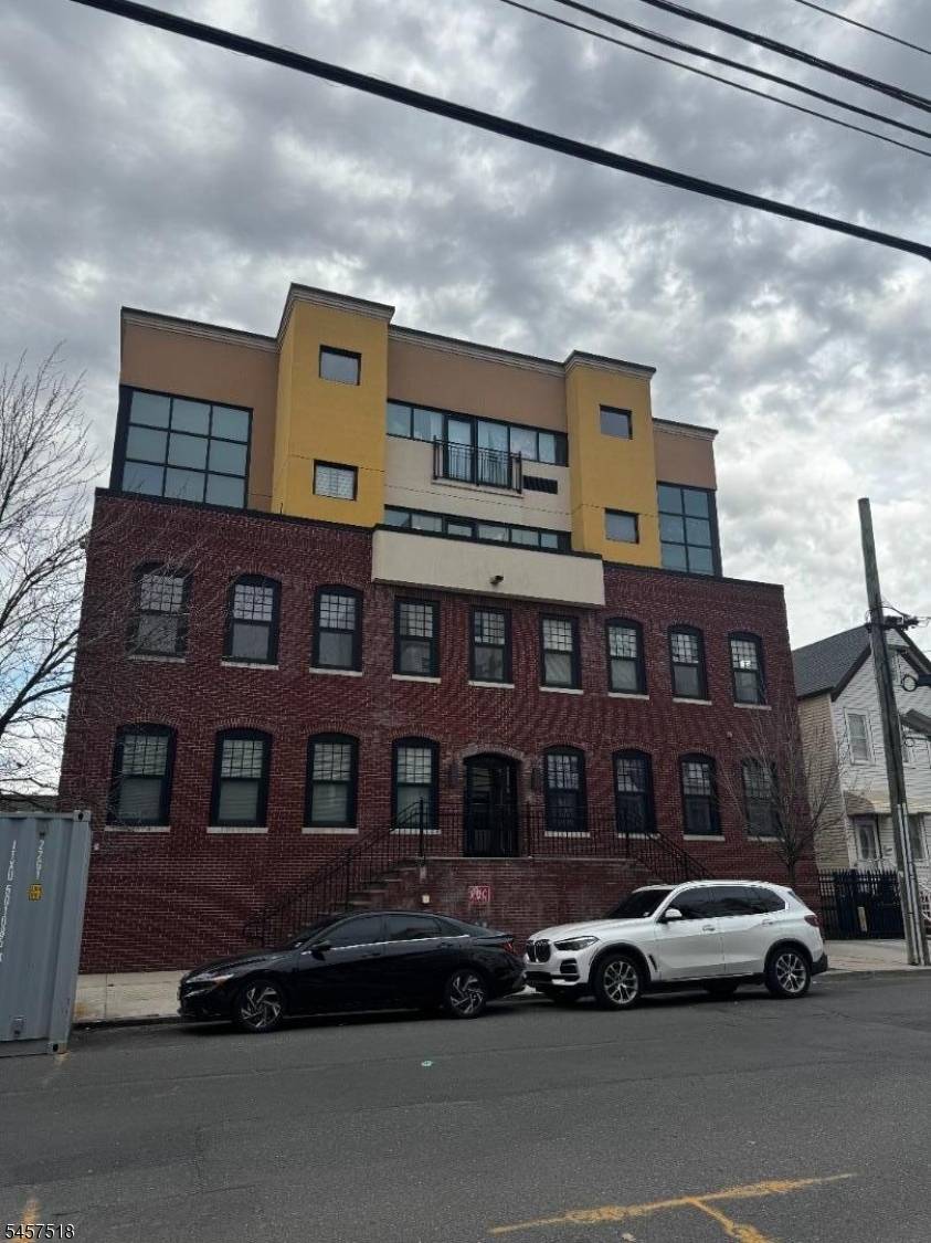 190 Culver Ave #306, Jersey City, NJ 07305