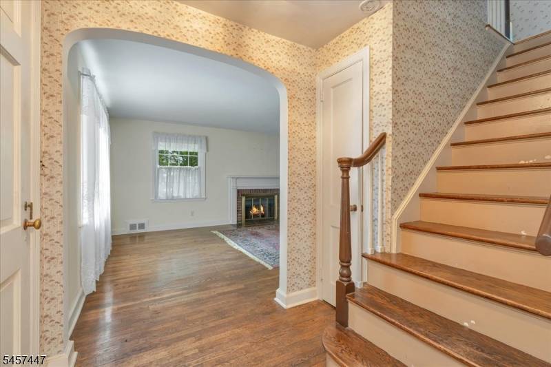 121 Passaic Ave, Summit City, NJ 07901