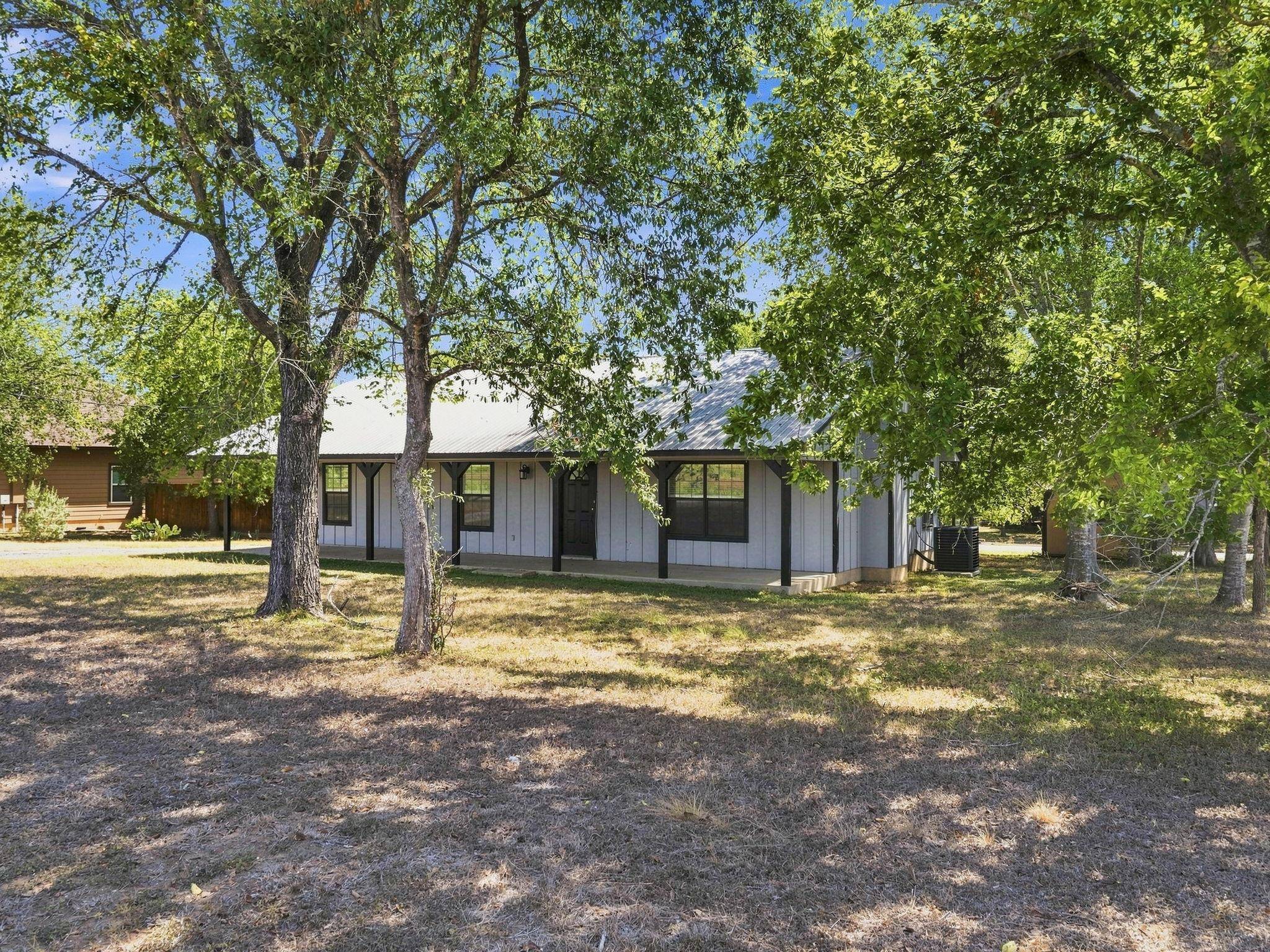 1303 Lovers LN, Bastrop, TX 78602