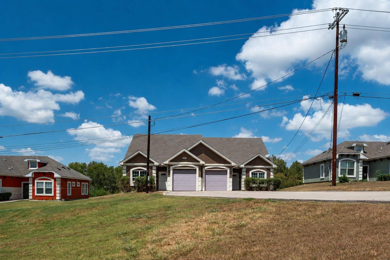 404 Mesa DR, Del Valle, TX 78617