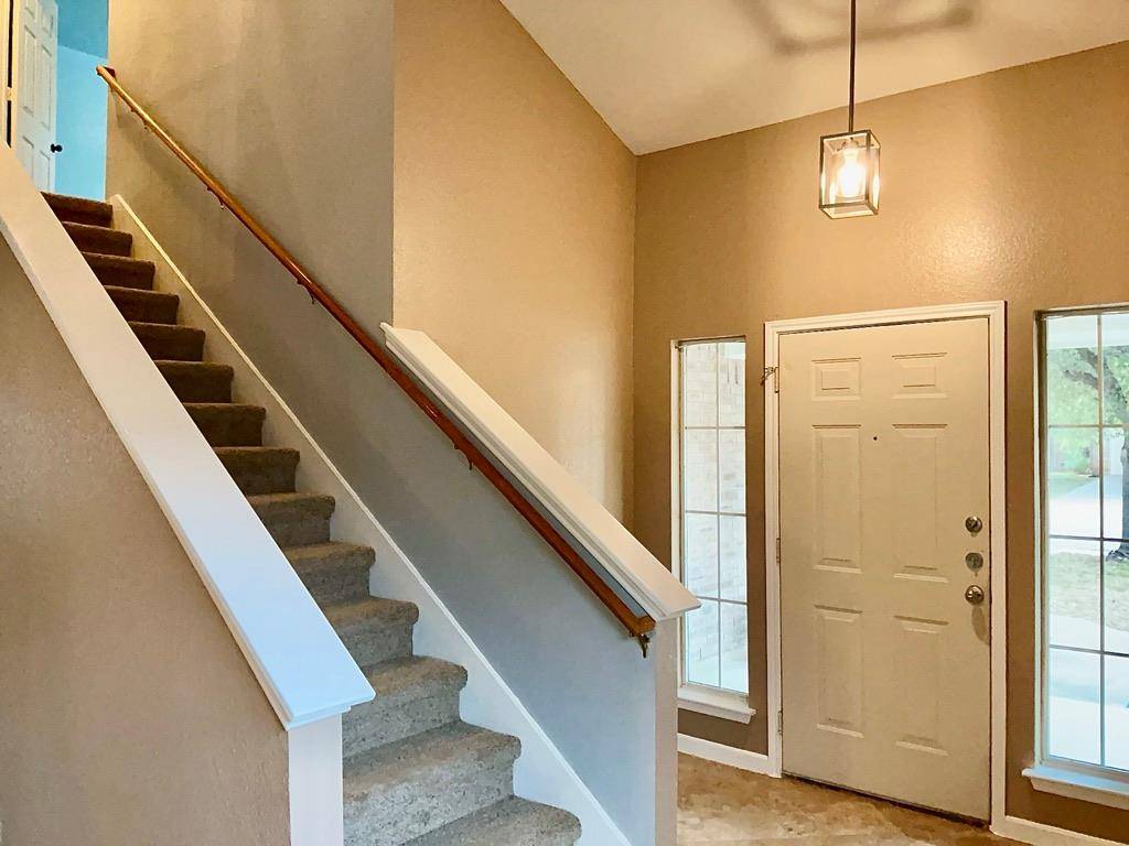 3590 Rock Shelf LN, Round Rock, TX 78681