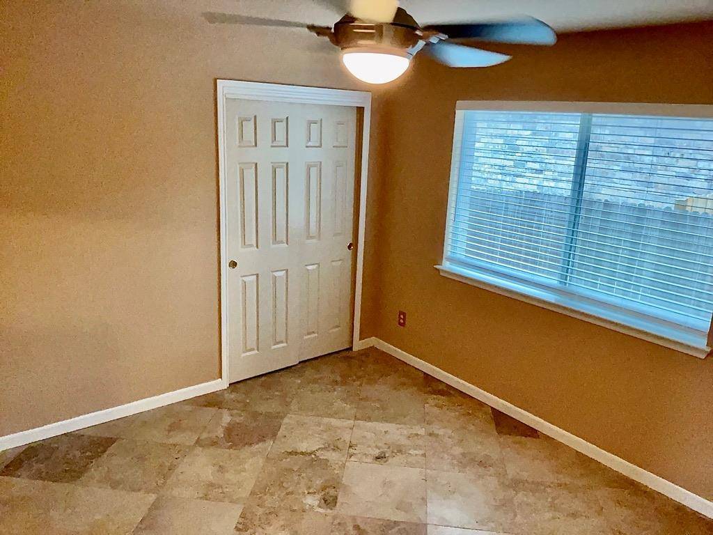 3590 Rock Shelf LN, Round Rock, TX 78681