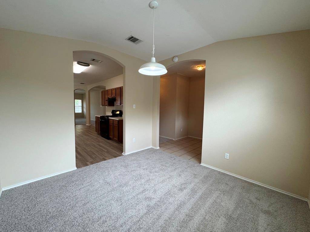 209 Katy B LN, Bastrop, TX 78602