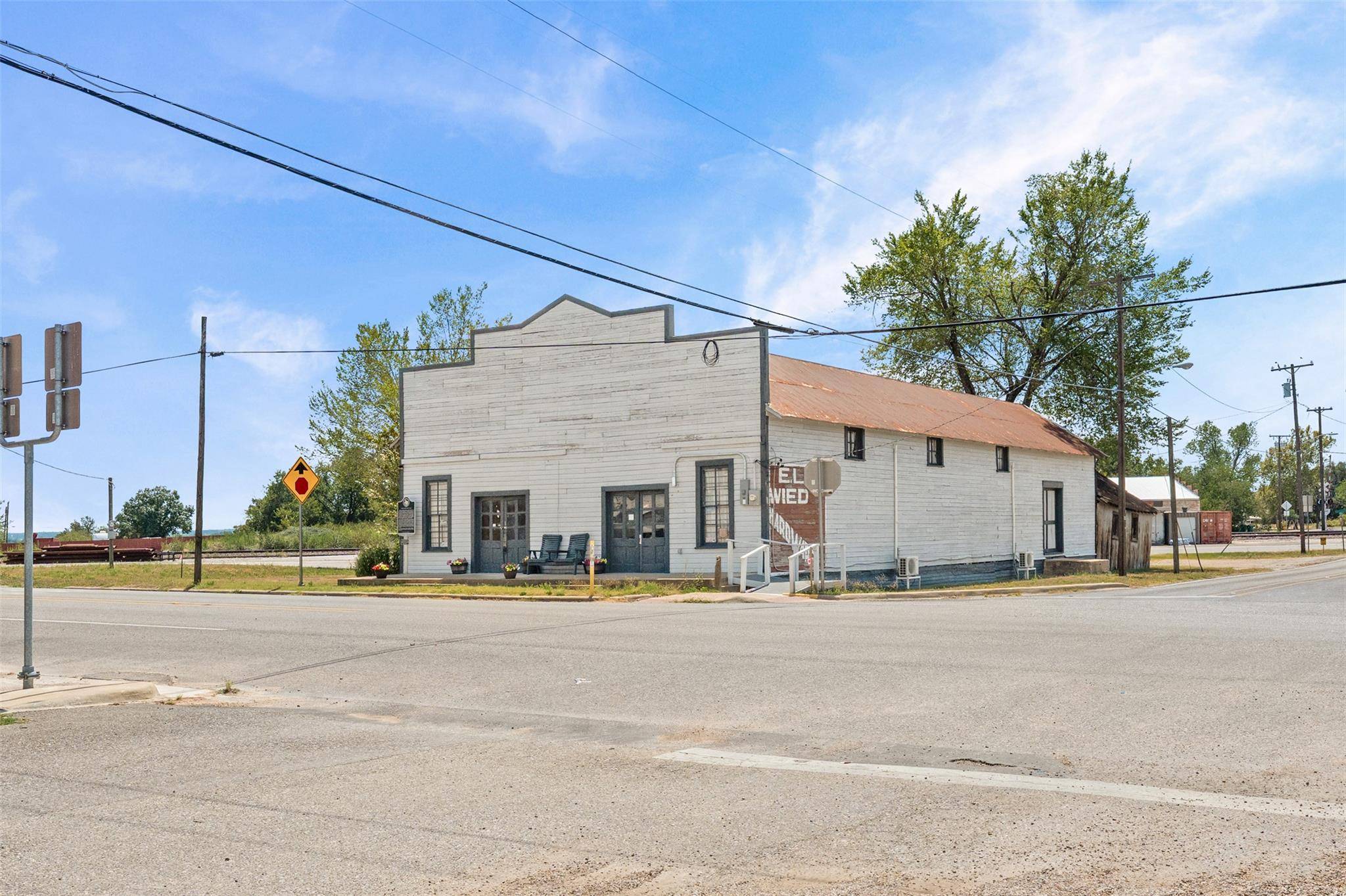 413 W Batte ST, Cameron, TX 76520