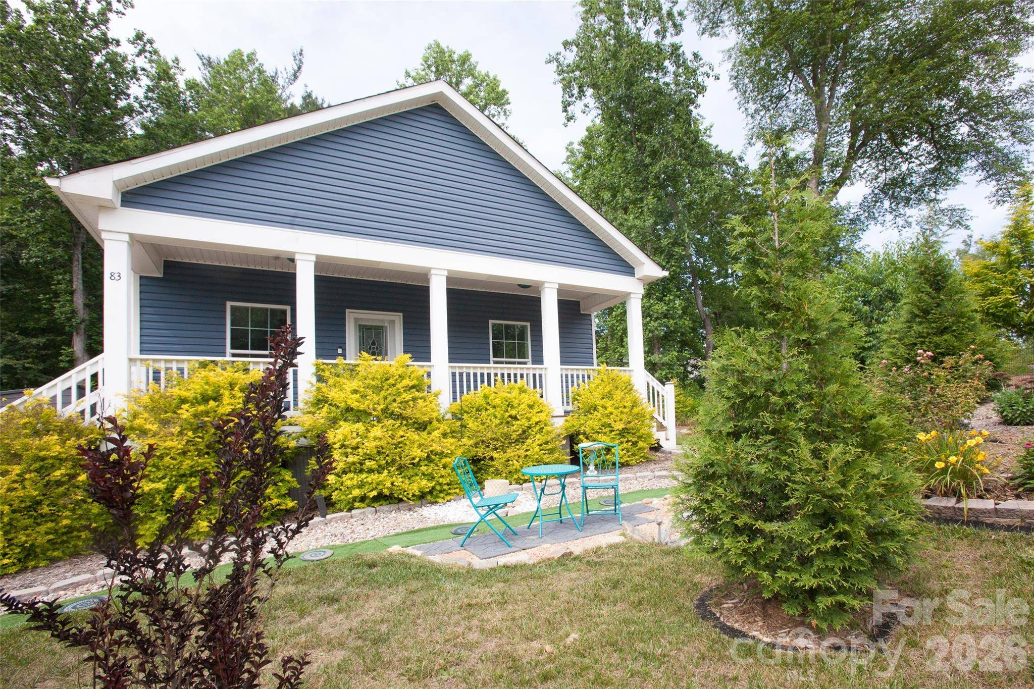 83 Moss Hill DR, Hendersonville, NC 28792