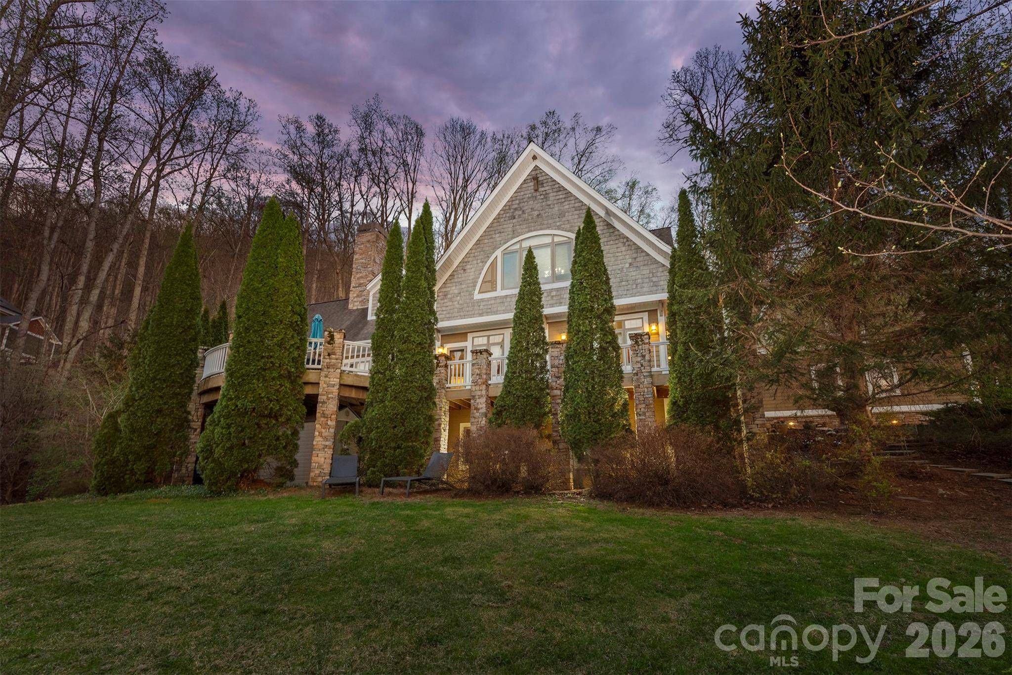 11 Hearthstone DR, Asheville, NC 28803