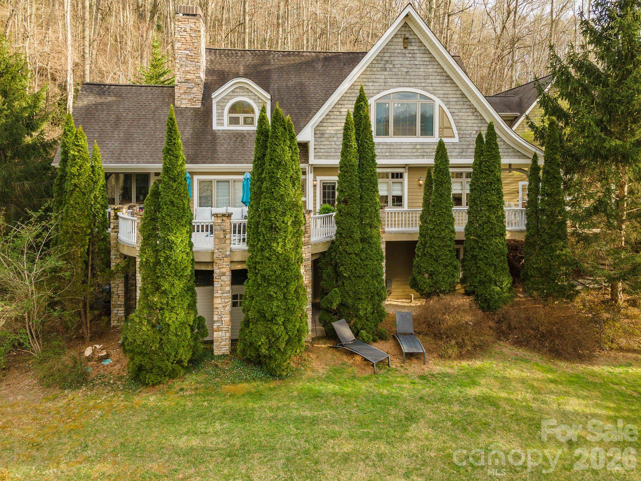 11 Hearthstone DR, Asheville, NC 28803