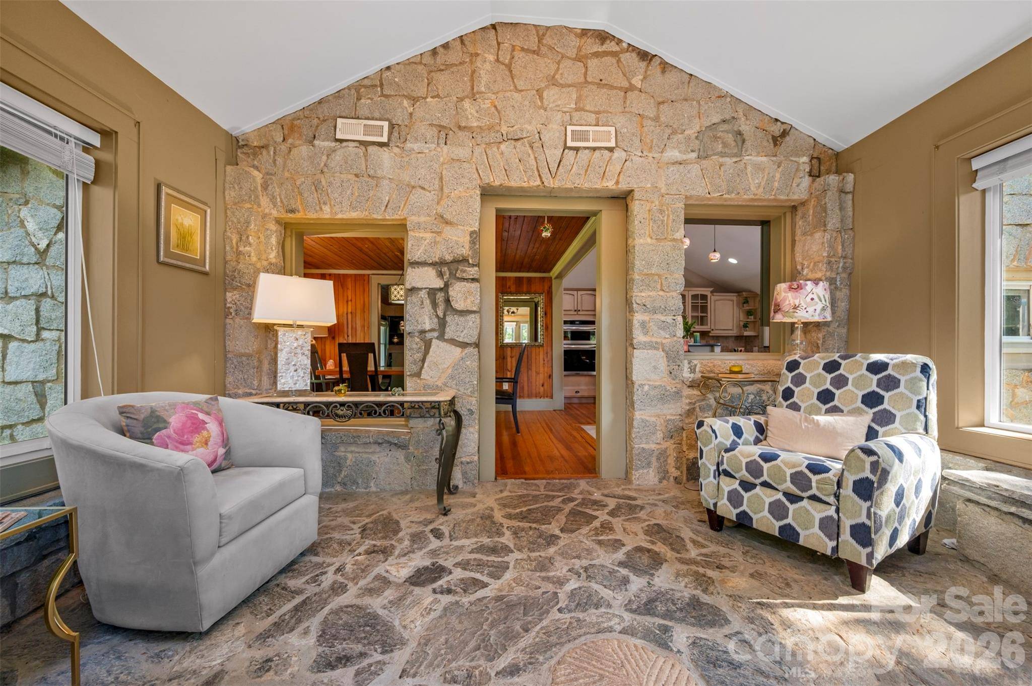 183-185 Rubin Thorne RD, Campobello, SC 29322
