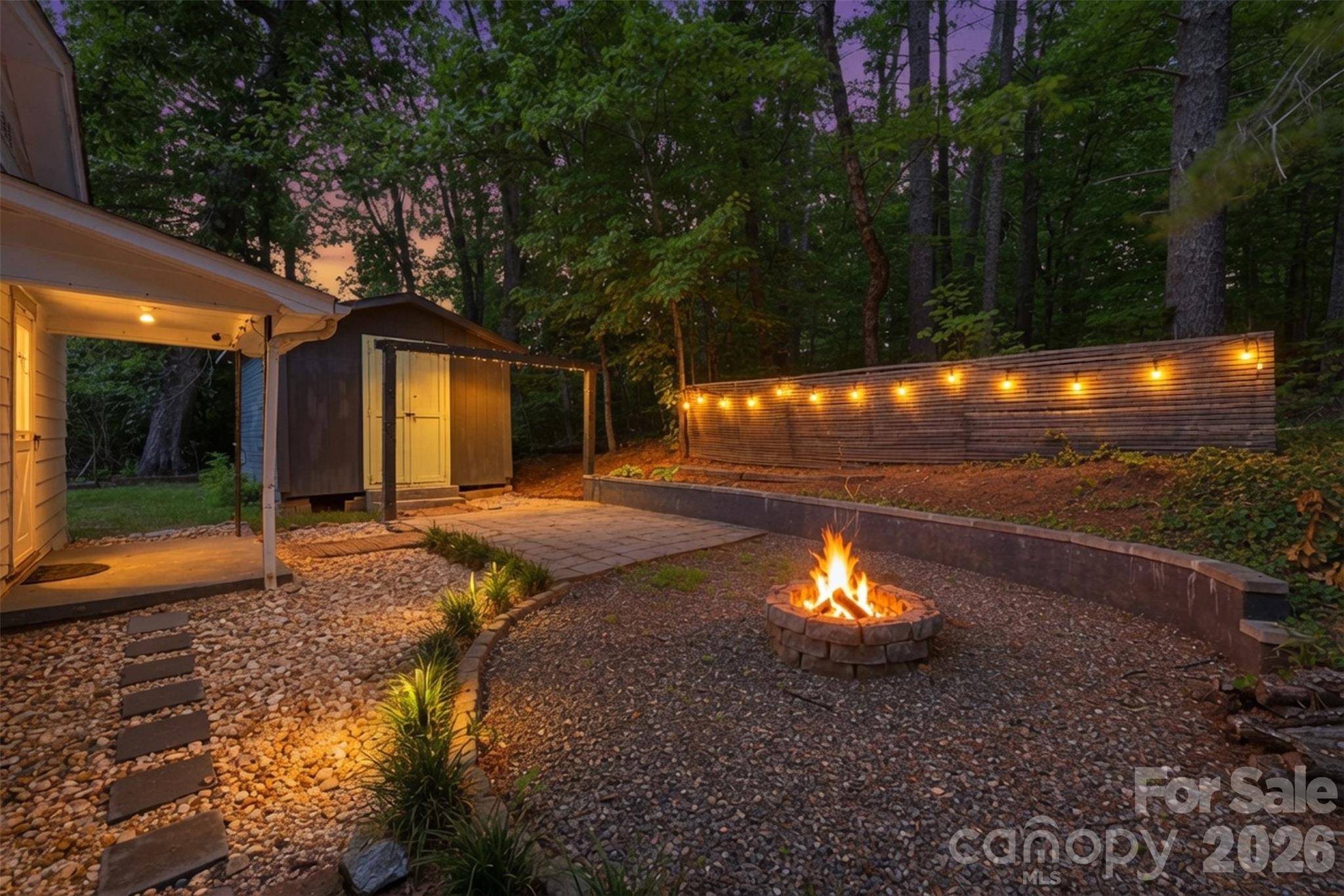 1320 Tom Fox ST, Morganton, NC 28655