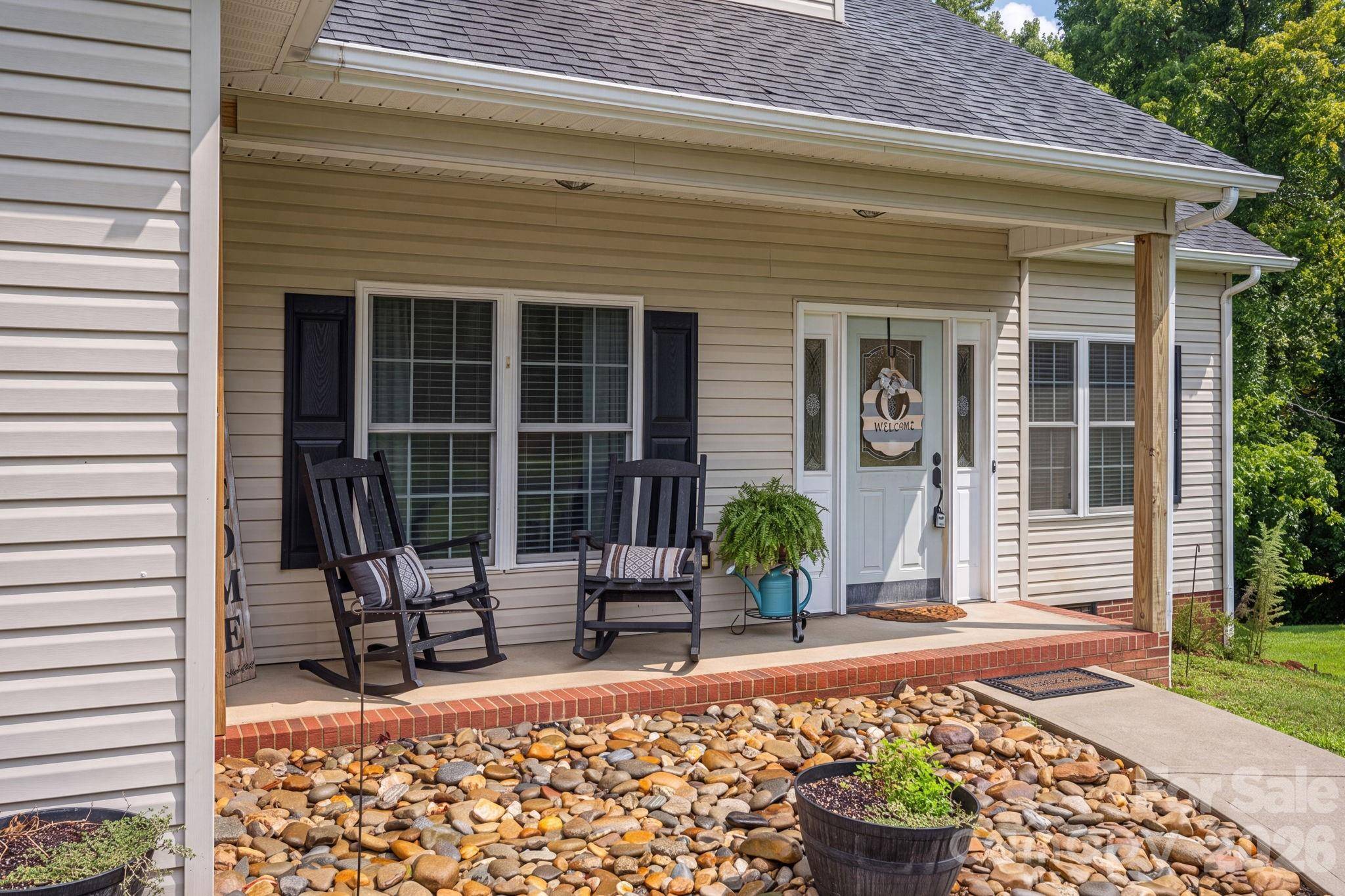 142 Azalea DR, Connelly Springs, NC 28612
