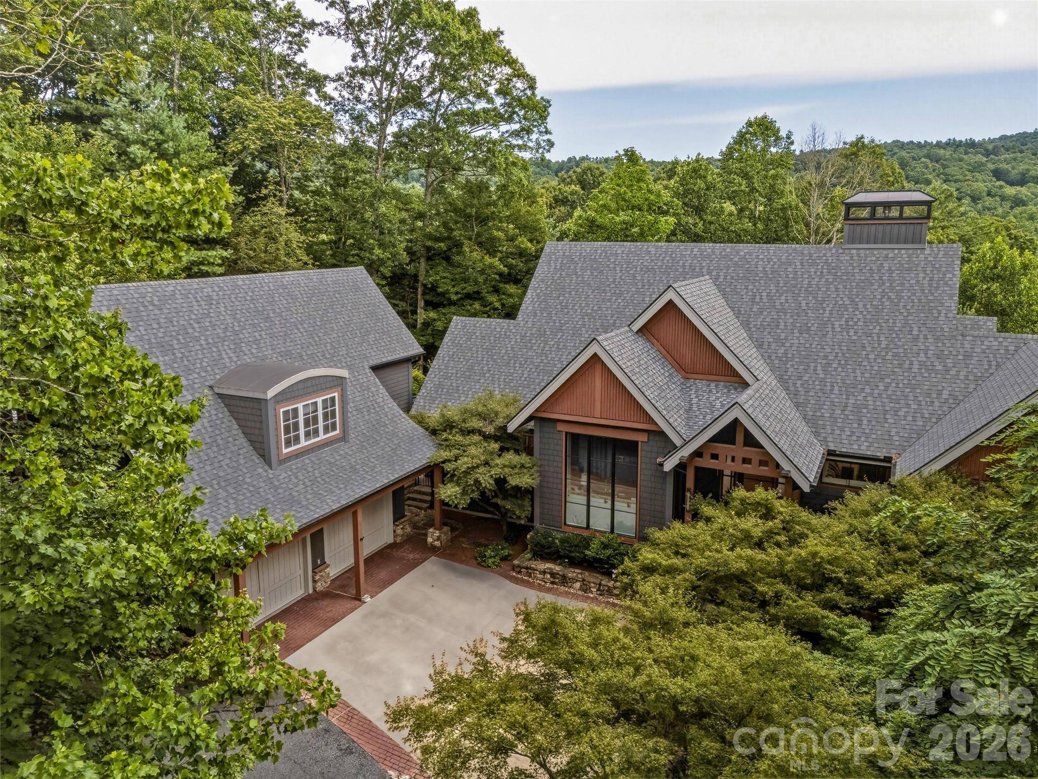 183 Chattooga RUN, Hendersonville, NC 28739