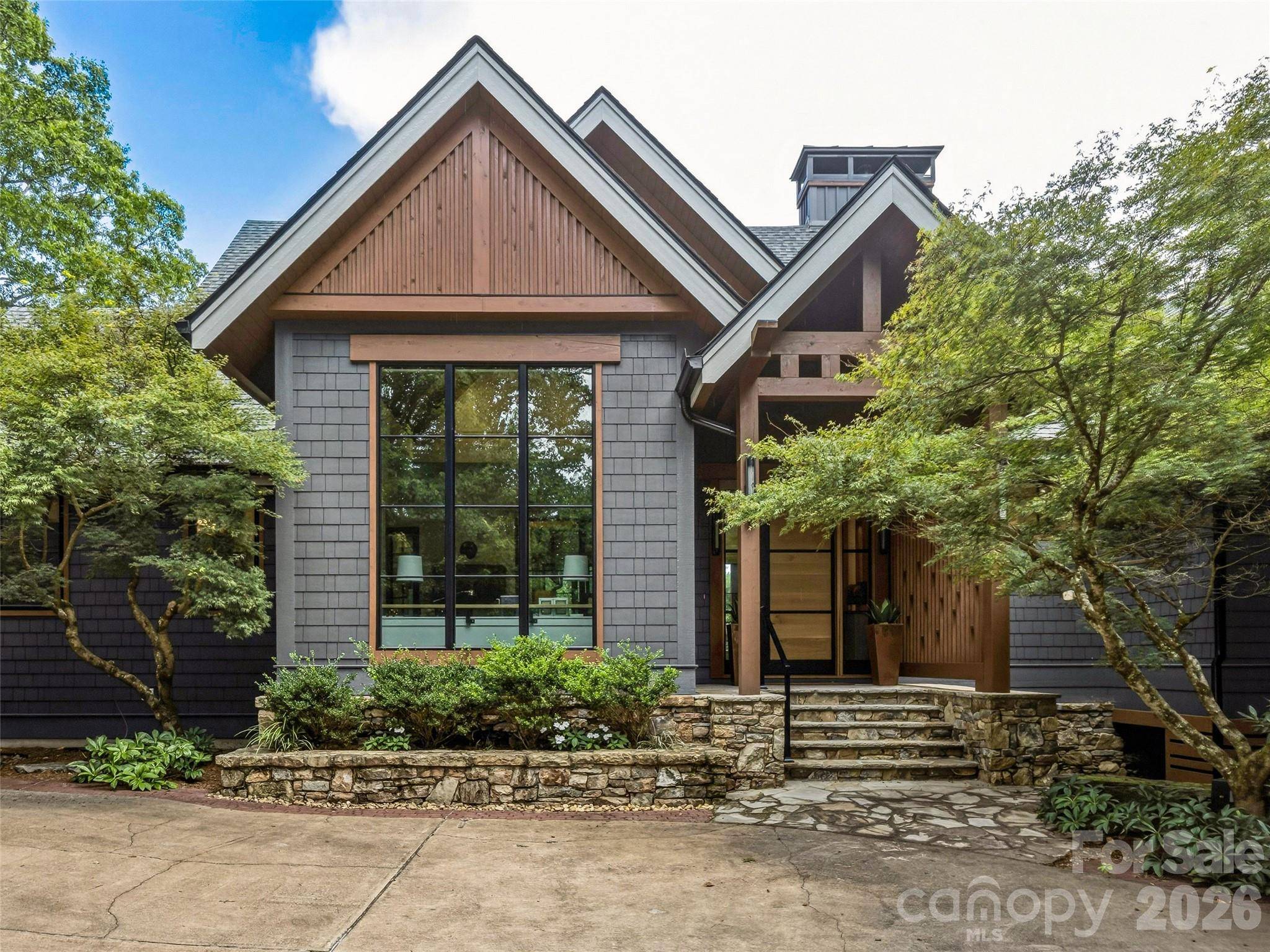 183 Chattooga RUN, Hendersonville, NC 28739