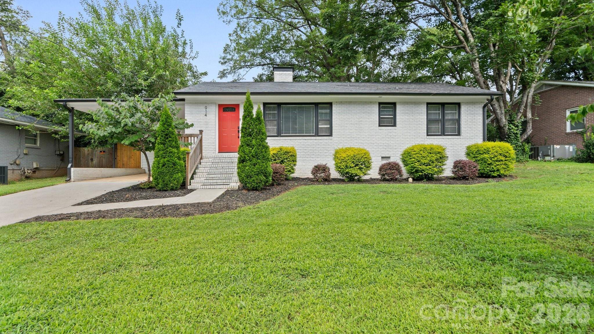 914 Crestmere ST, Charlotte, NC 28208