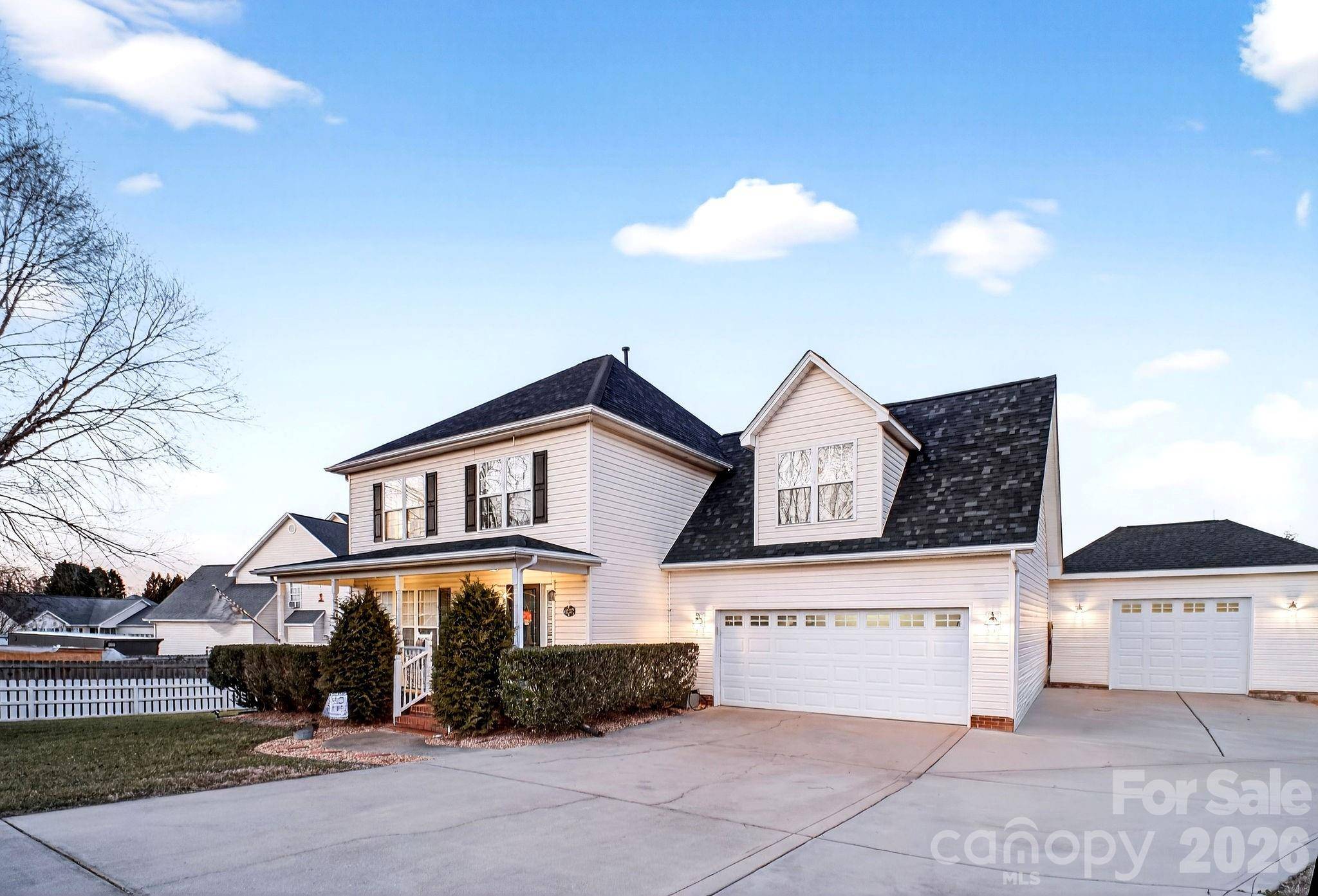 121 Guernsey CT, Dallas, NC 28034
