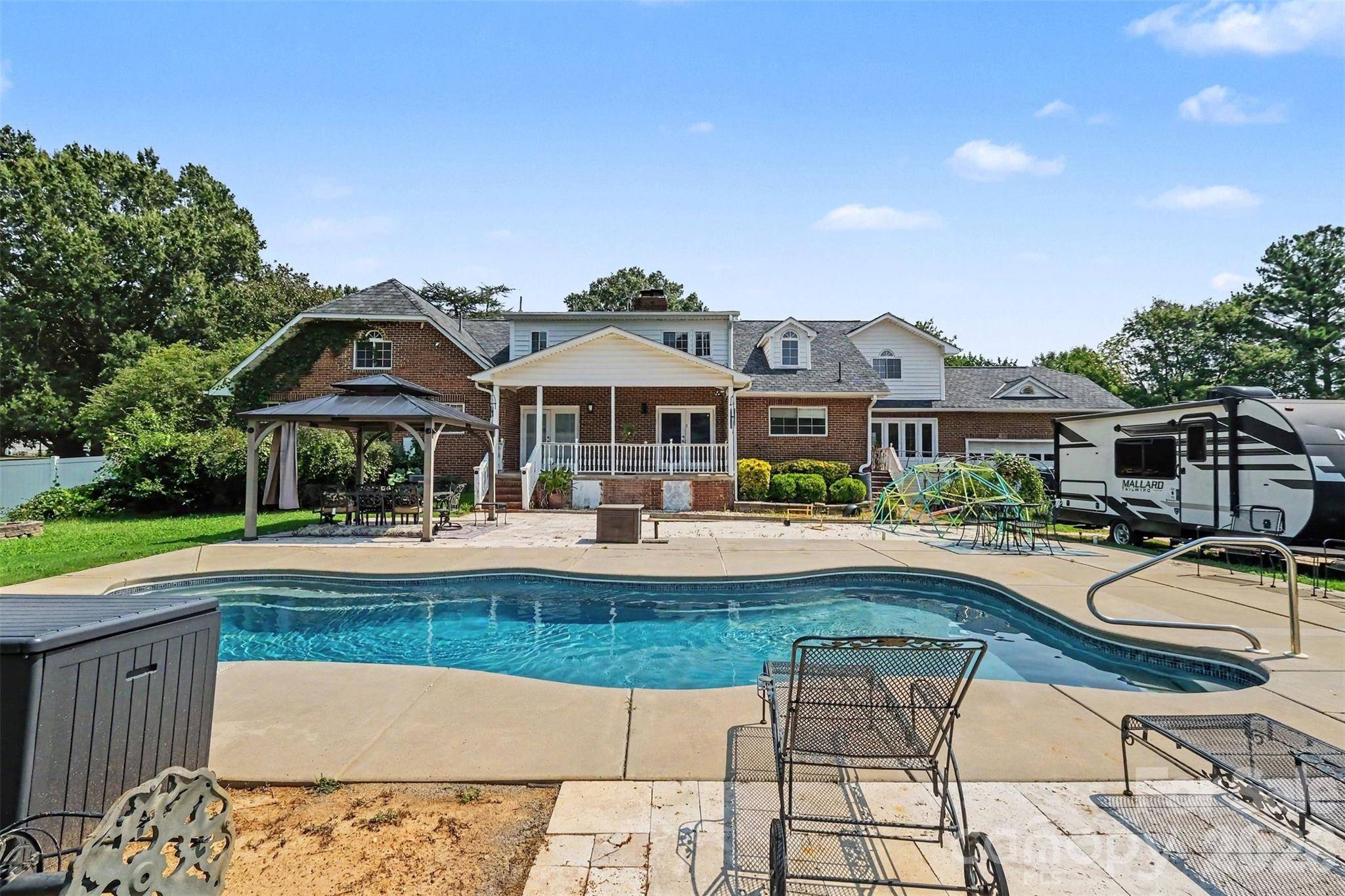 5914 Hanna CT, Charlotte, NC 28212