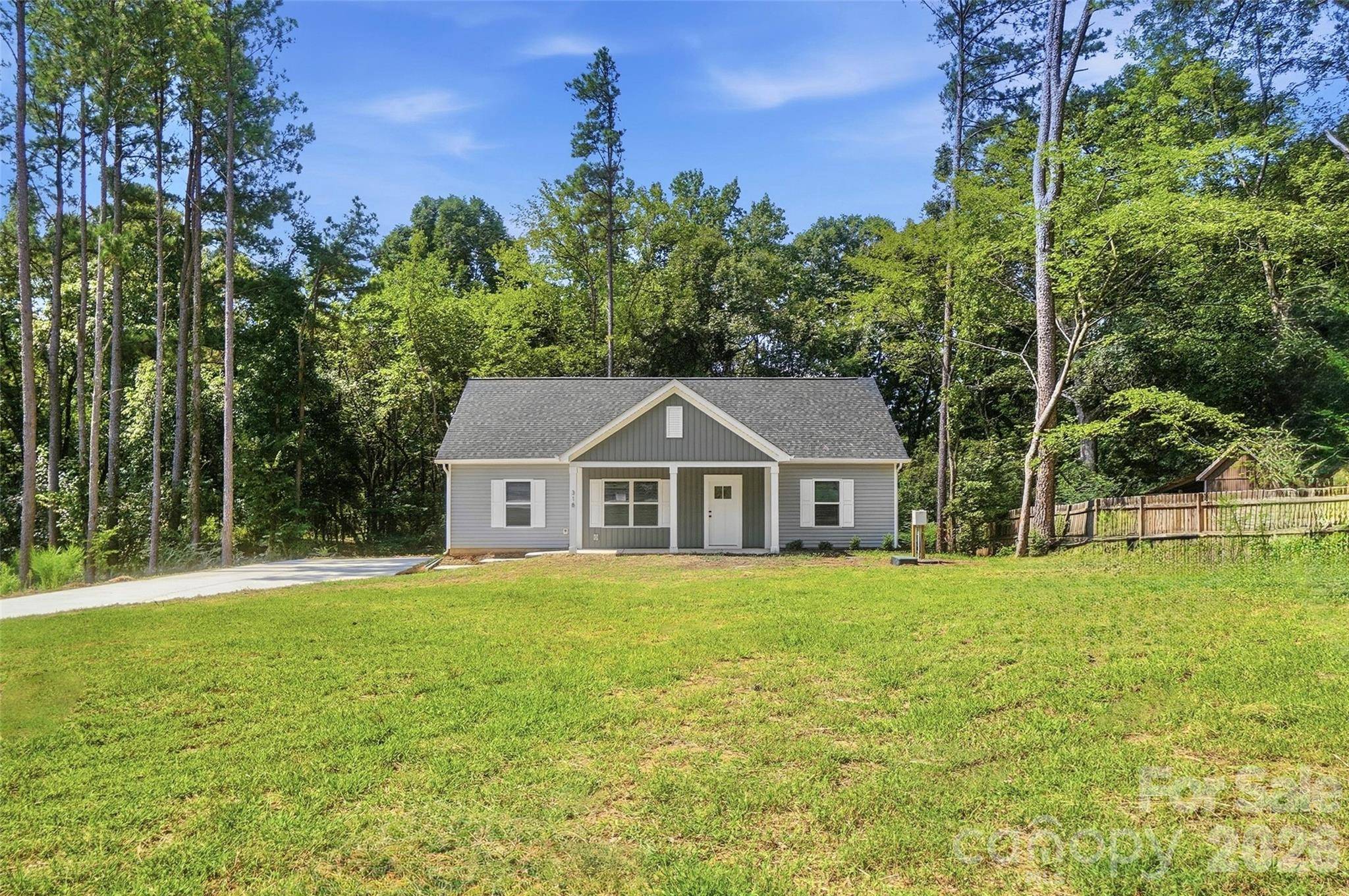 318 Honeywood LN, Monroe, NC 28110